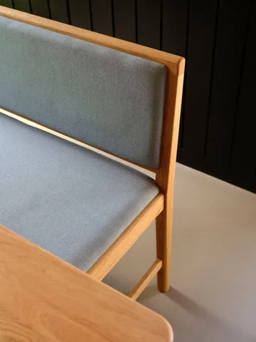 J176 Sønderborg benk - Lakkert eik-ploegwool blue - FDB Møbler