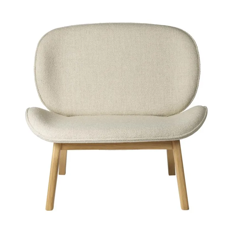 L32 Suru loungestol, Oak nature lacquered-light beige FDB Møbler