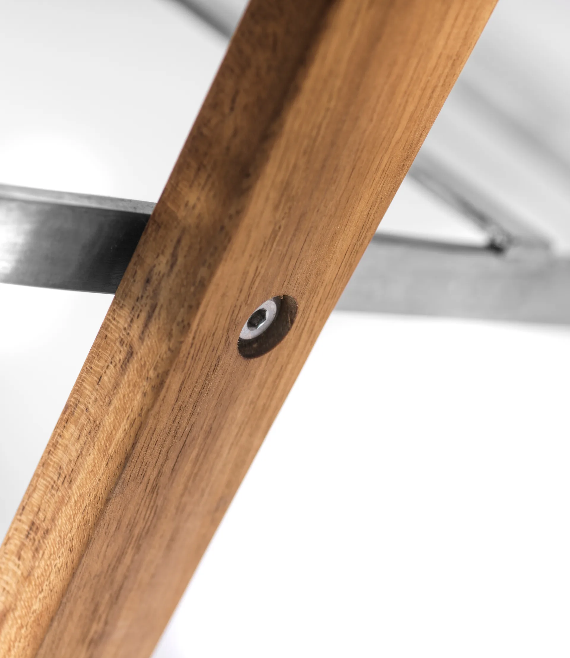 M24 Lilleø balkongbenk, Teak-rustfritt stål FDB Møbler