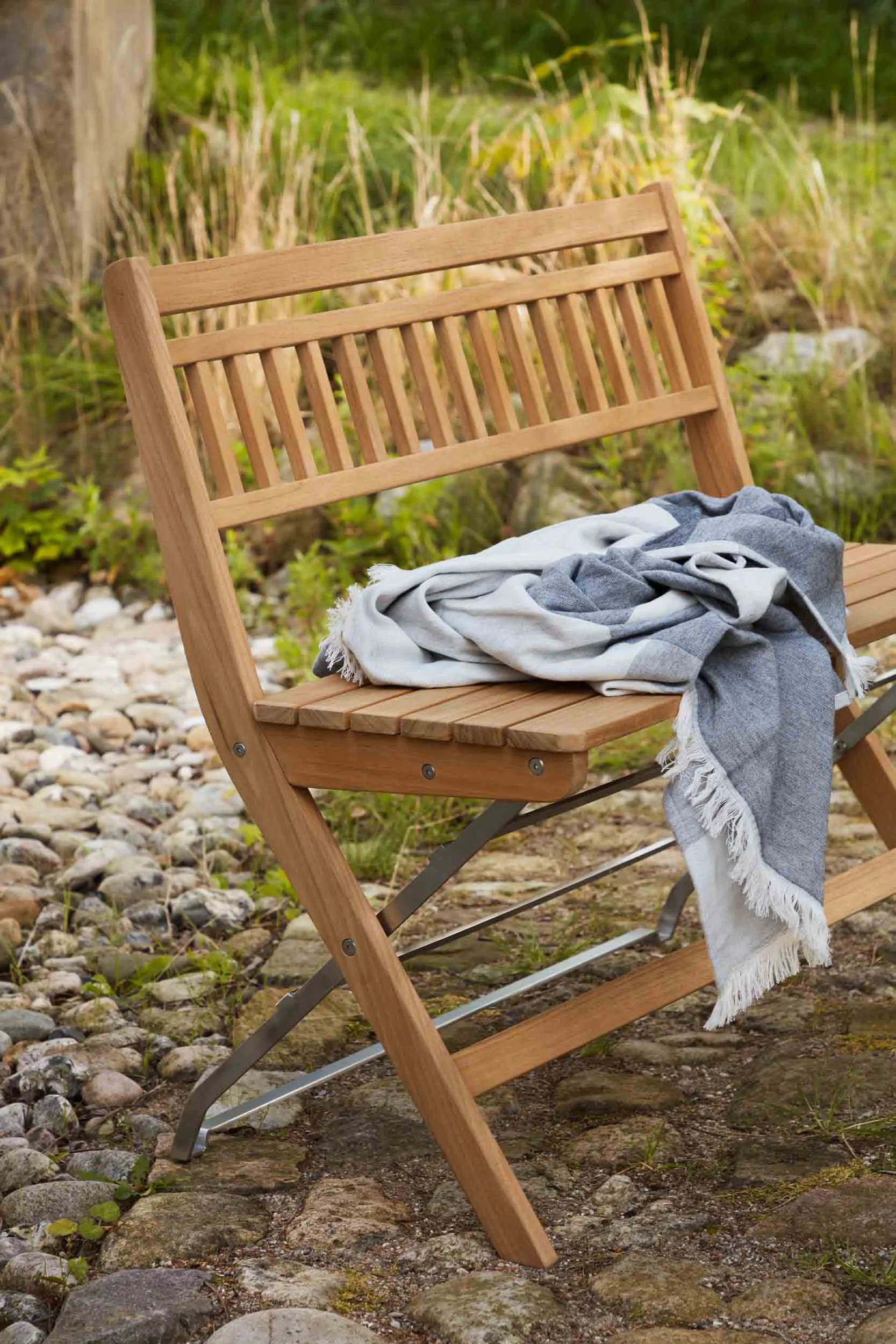 M24 Lilleø balkongbenk, Teak-rustfritt stål FDB Møbler