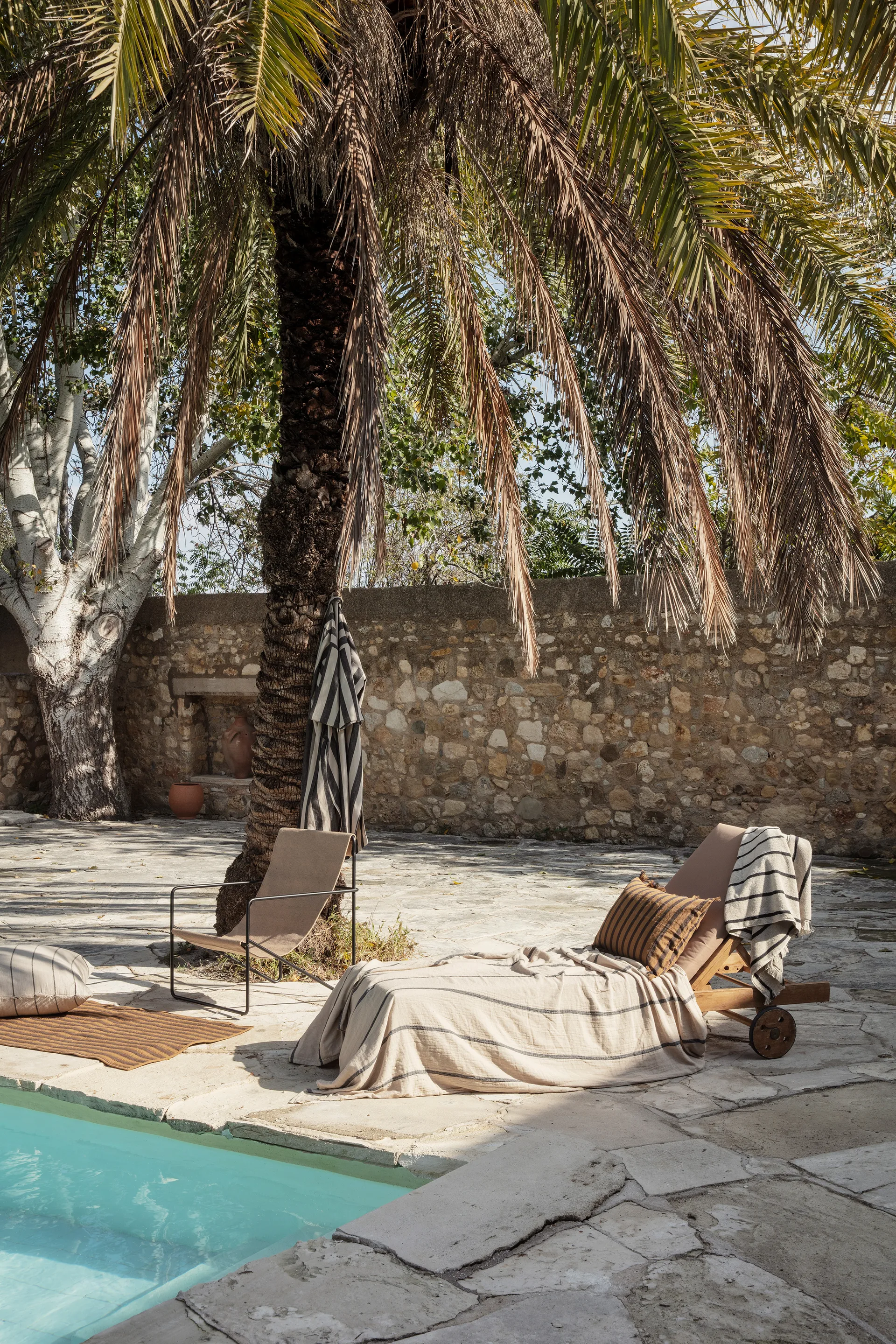 Alee håndkle 70 x 140 cm, Sand-black Ferm Living