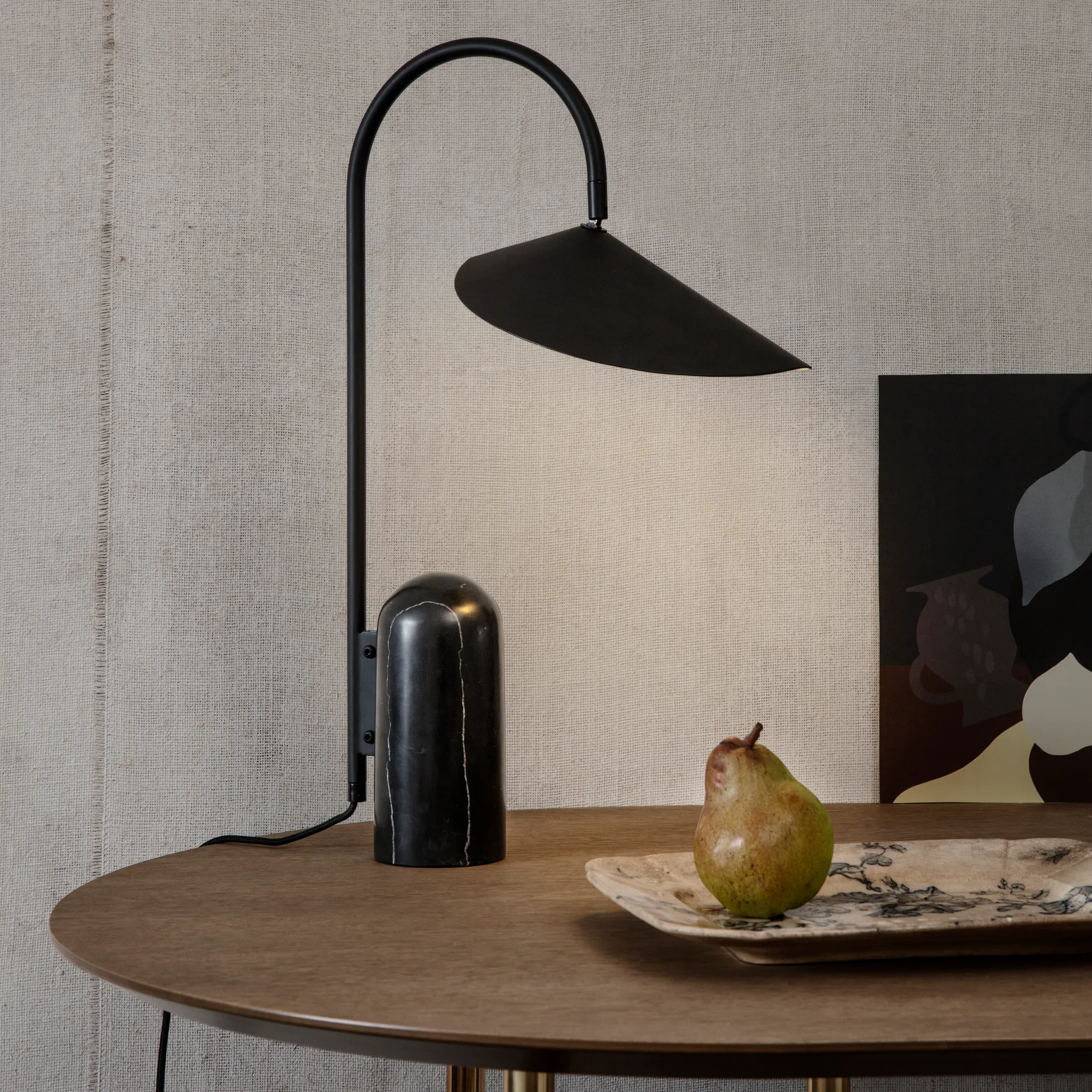 Arum bordlampe, Svart Ferm Living