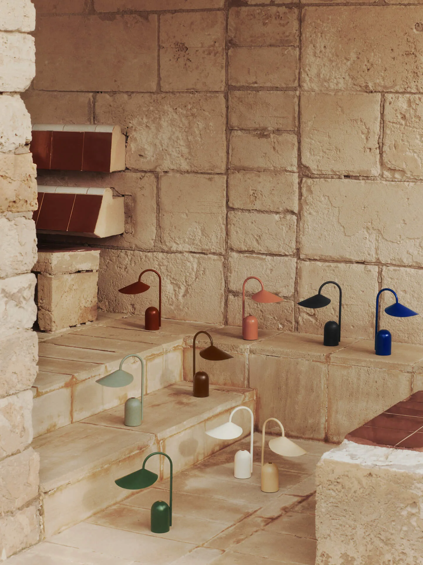 Arum bærbar lampe, Dark Chocolate Ferm Living