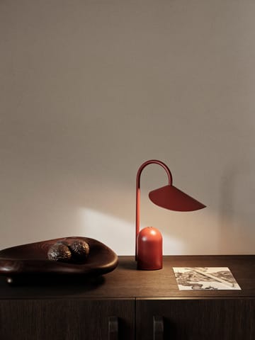 Arum bærbar lampe - Oxide Red - ferm LIVING