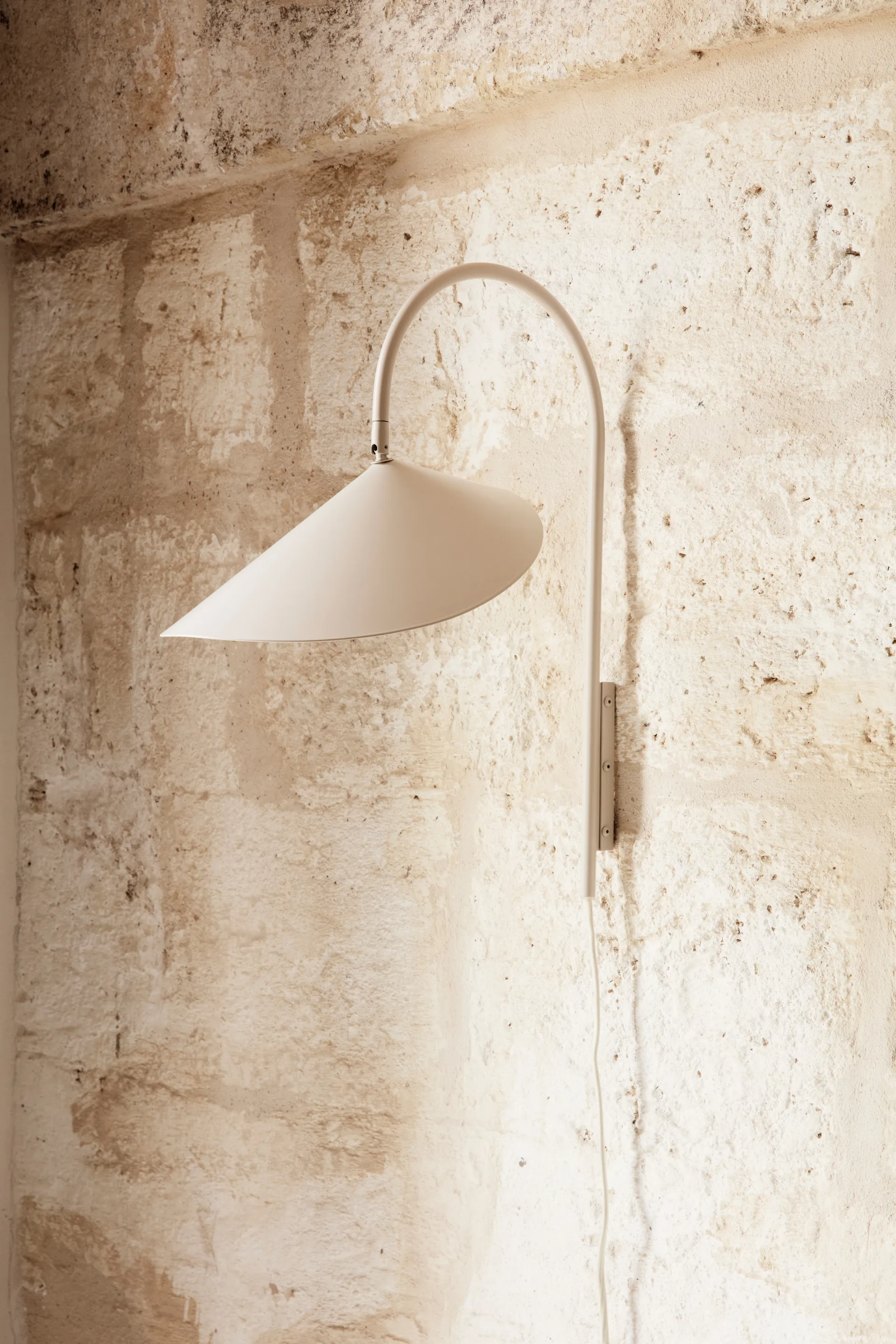 Arum swivel vegglampe, Cashmere Ferm Living