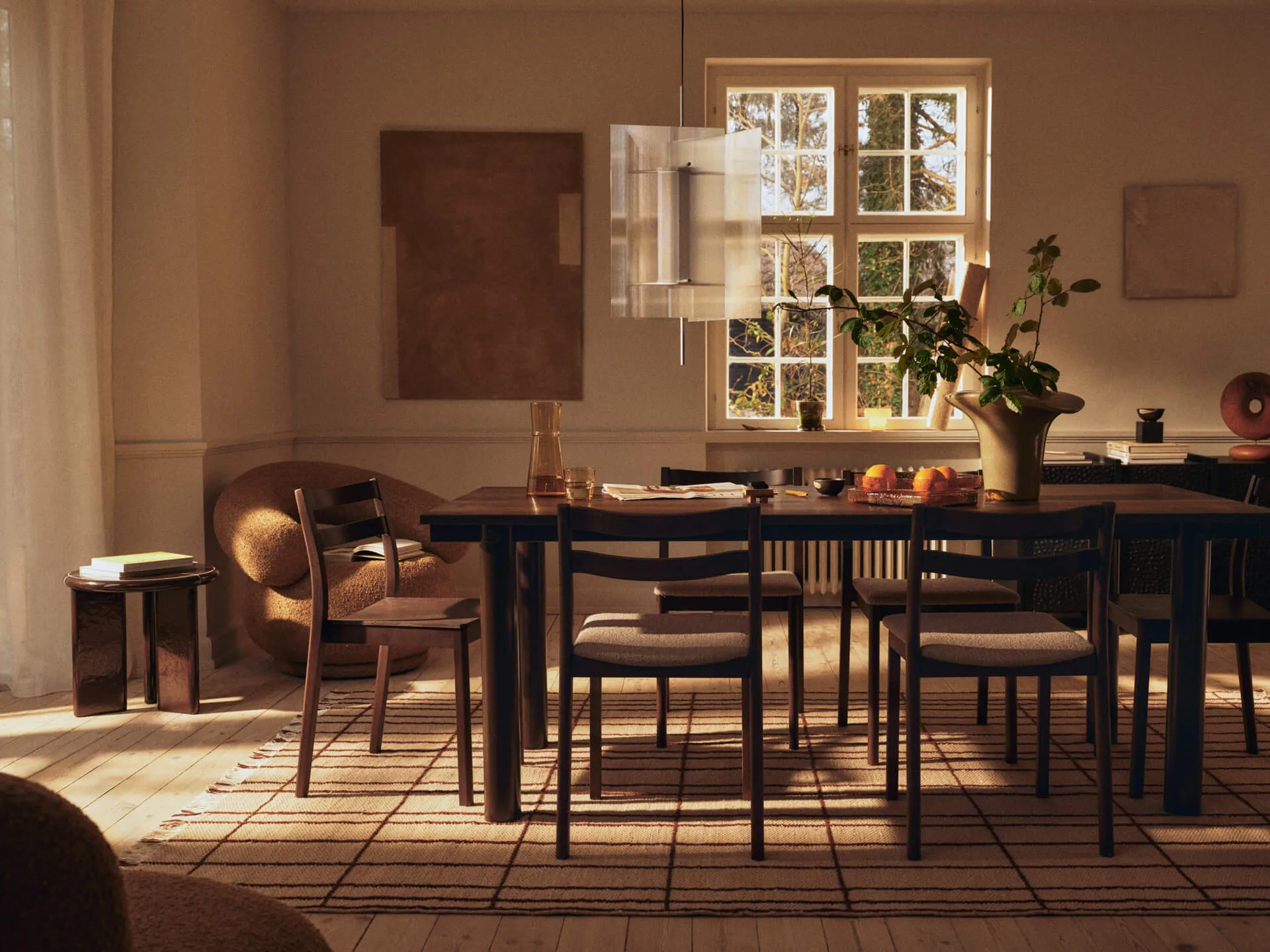 Boda stol, Polstret sete soft bouclé, mørkbeiset bøk-natural Ferm Living