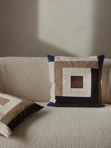 Border patchwork putetrekk 50x50 cm - Carob brown-bright blue - Ferm Living