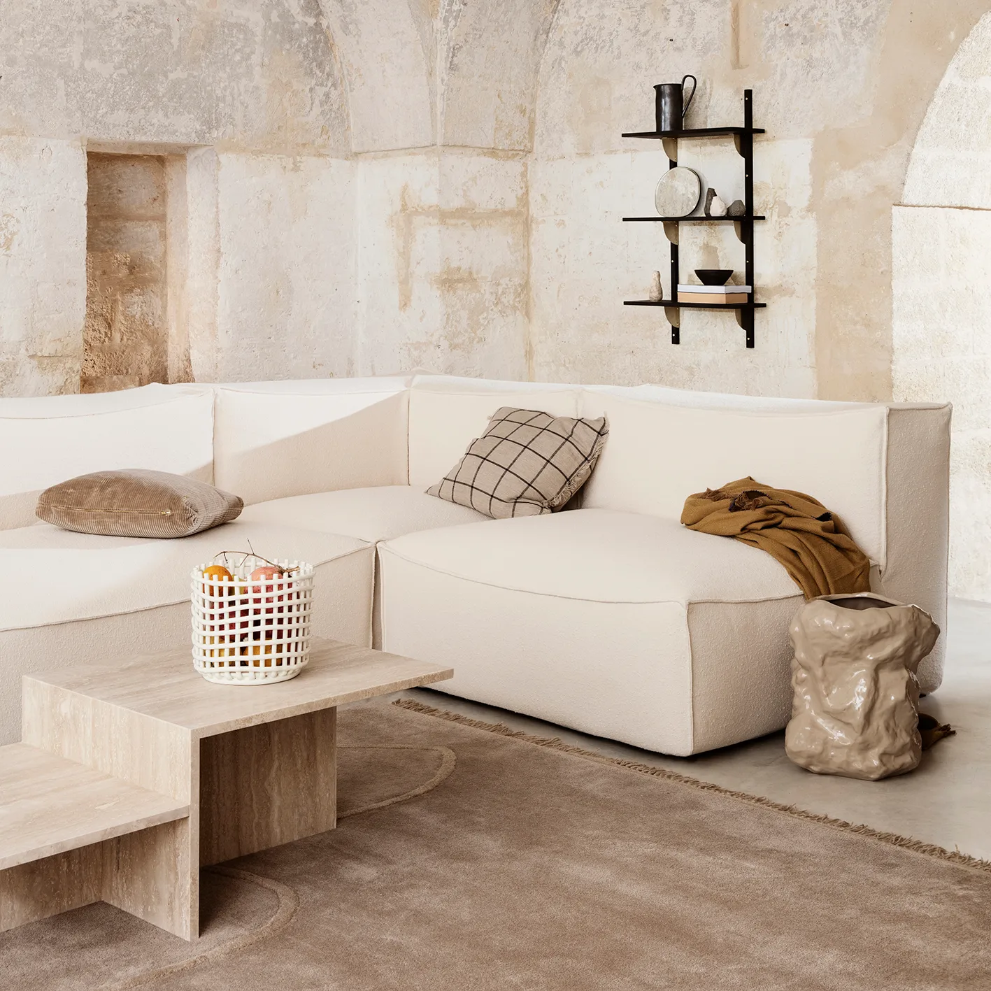 Calm pute camel-black, 48x48 cm Ferm Living