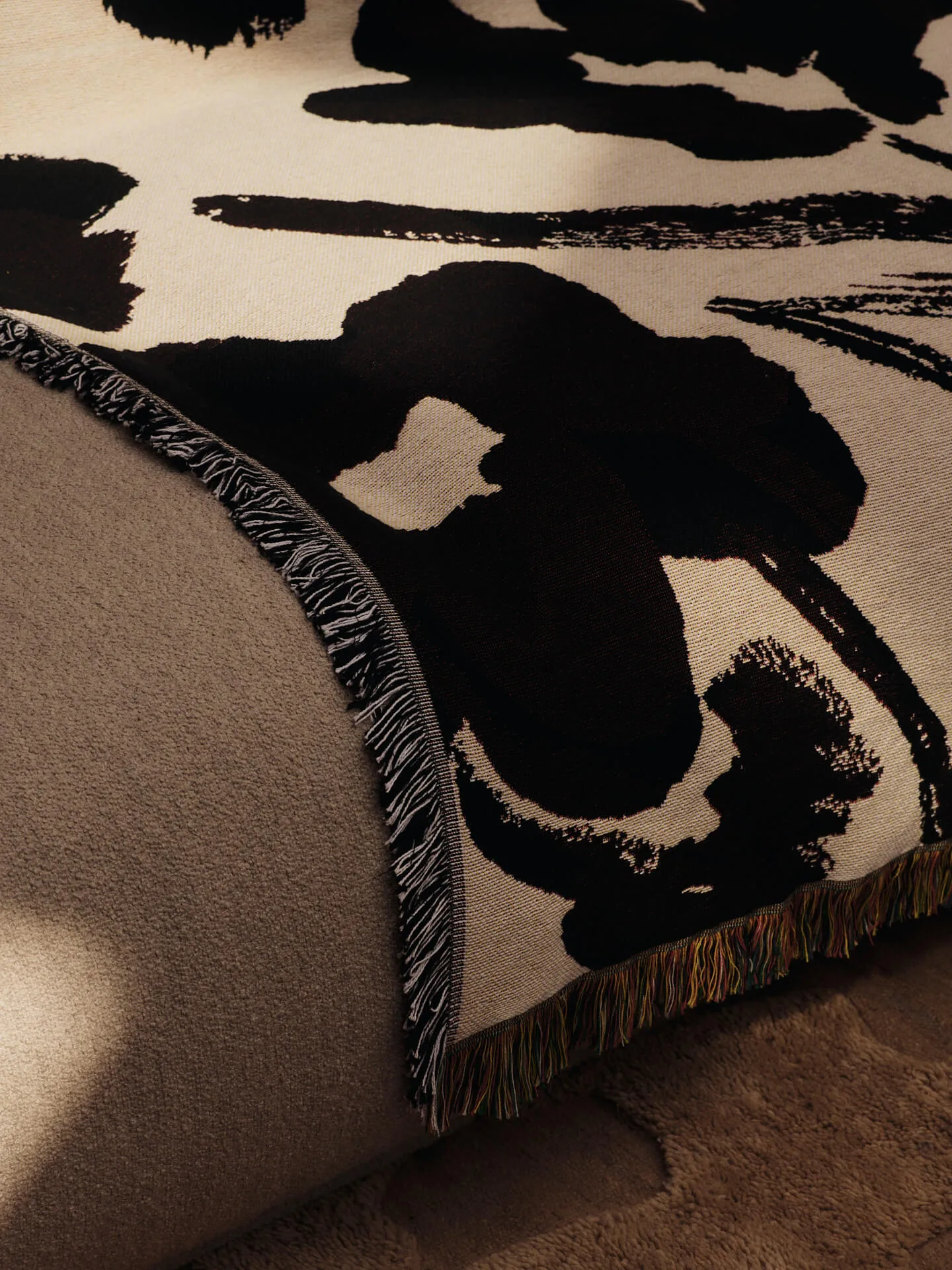 Cilla tapestry pledd 120x170 cm, Off-white-Dark grape Ferm Living