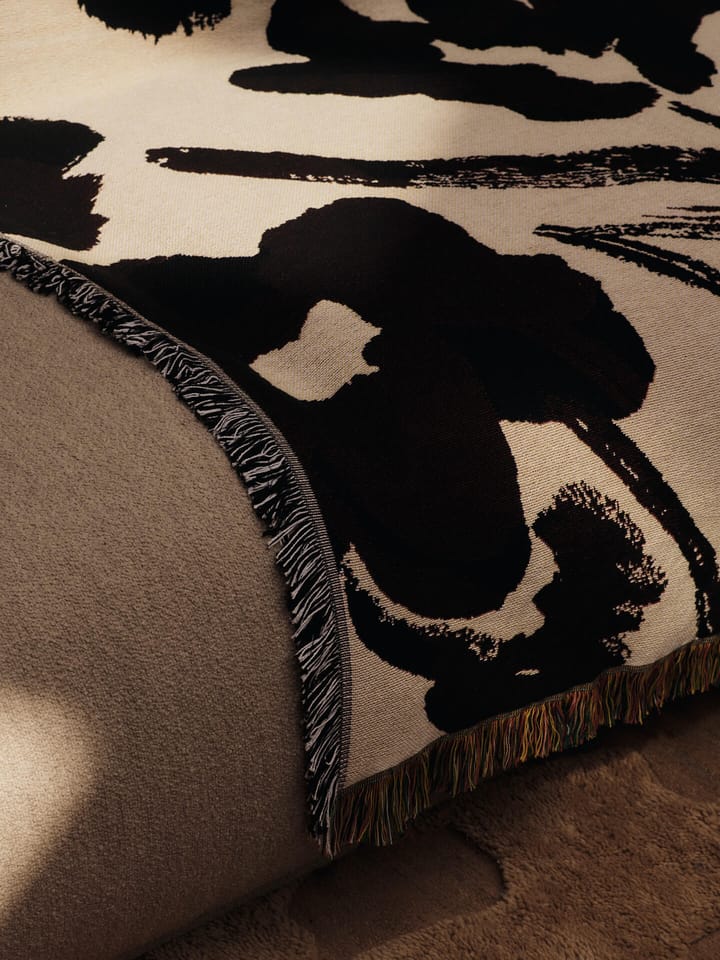 Cilla tapestry pledd 120x170 cm, Off-white-Dark grape Ferm Living