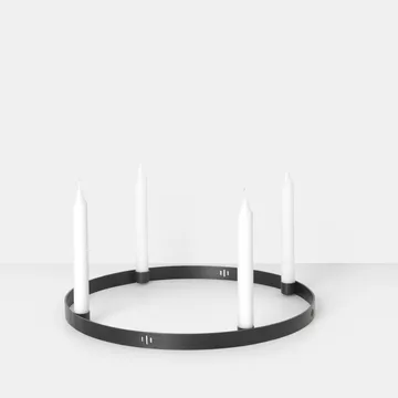 Circle svart messing lysestake - stor - Ferm Living