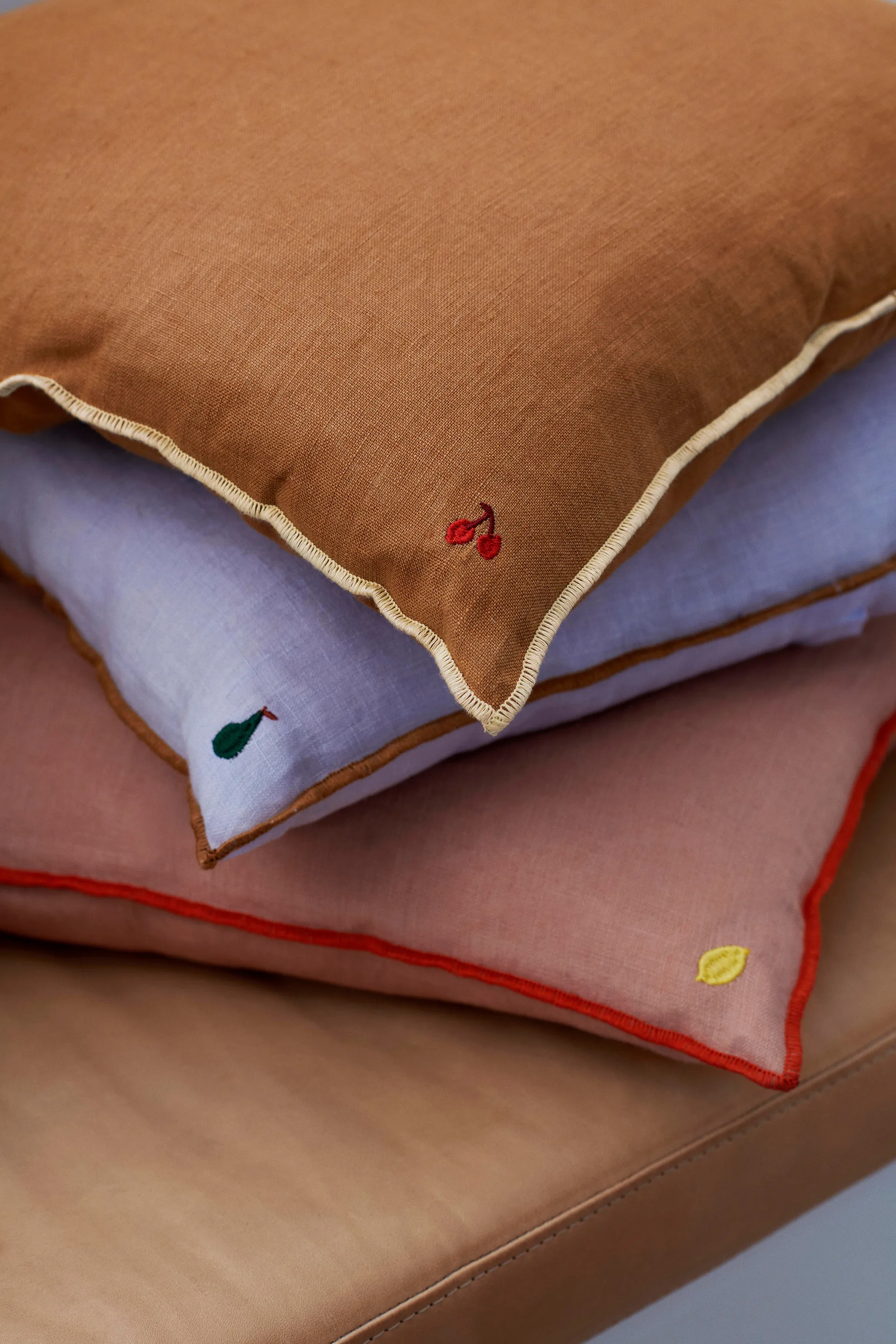 Contrast linen pute 40 x 40 cm, Dusty Rose Ferm Living