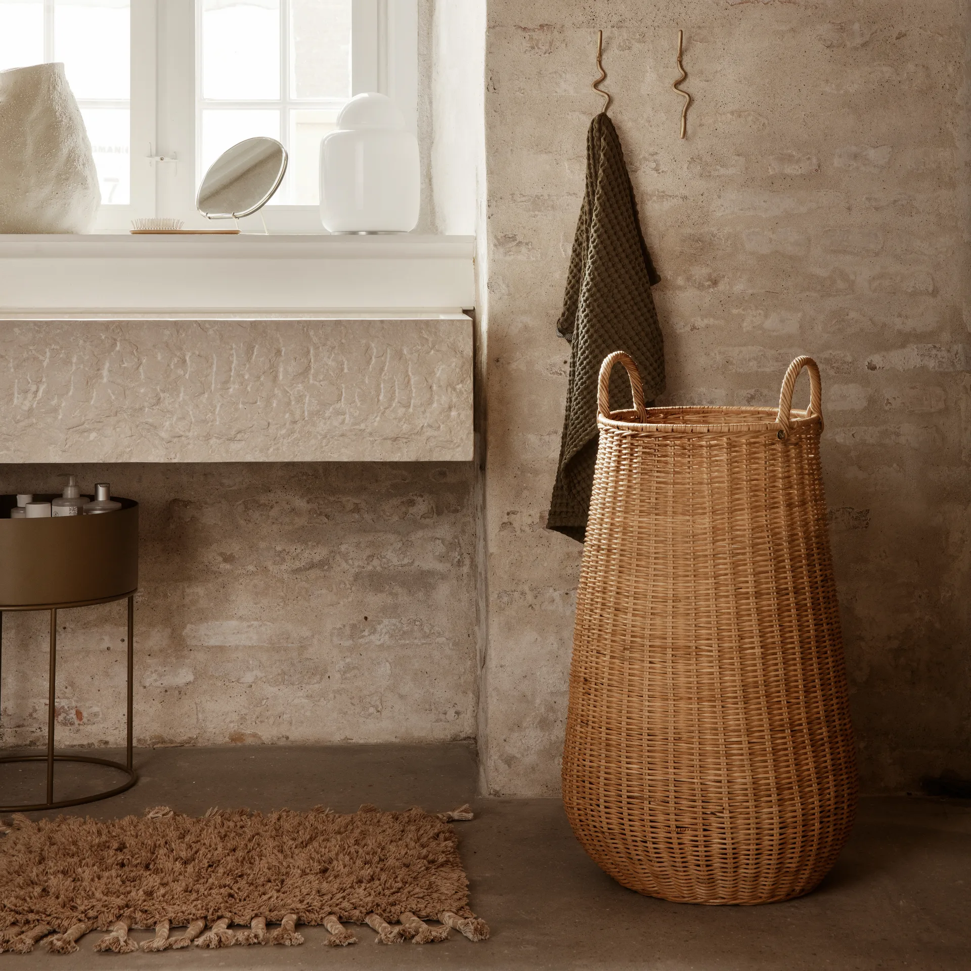 Curvature knagg enkel, Messing Ferm Living