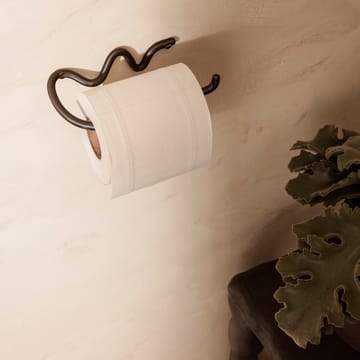 Curvature toalettpapirholder - Svart messing - Ferm Living