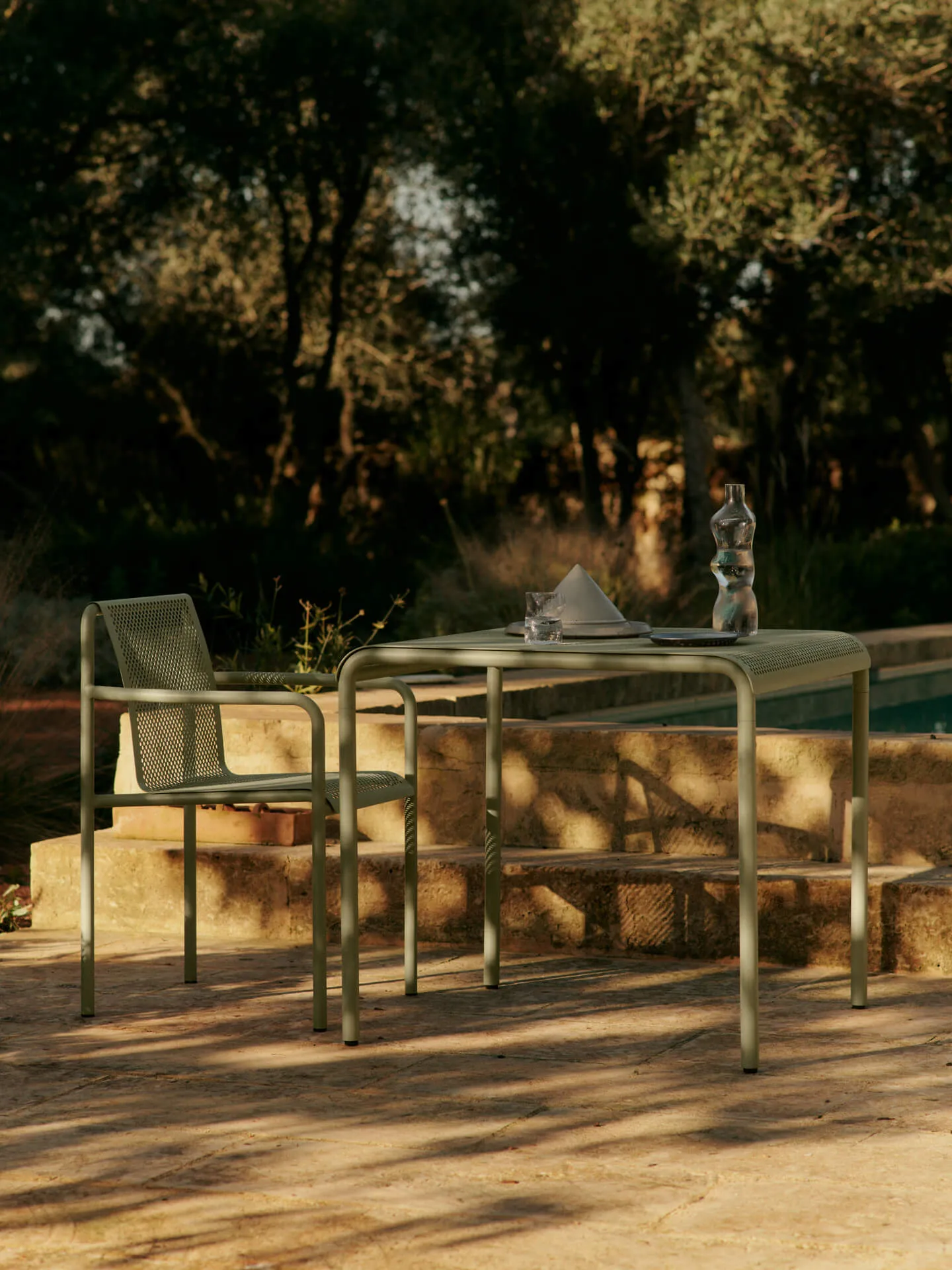 Dapple stol med armlener, Tea Green Ferm Living