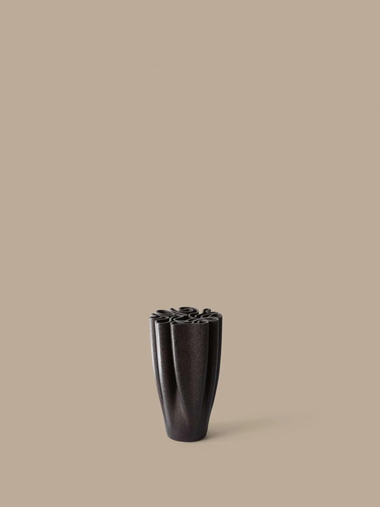 Dedali vase 25 cm, Dark brown Ferm Living