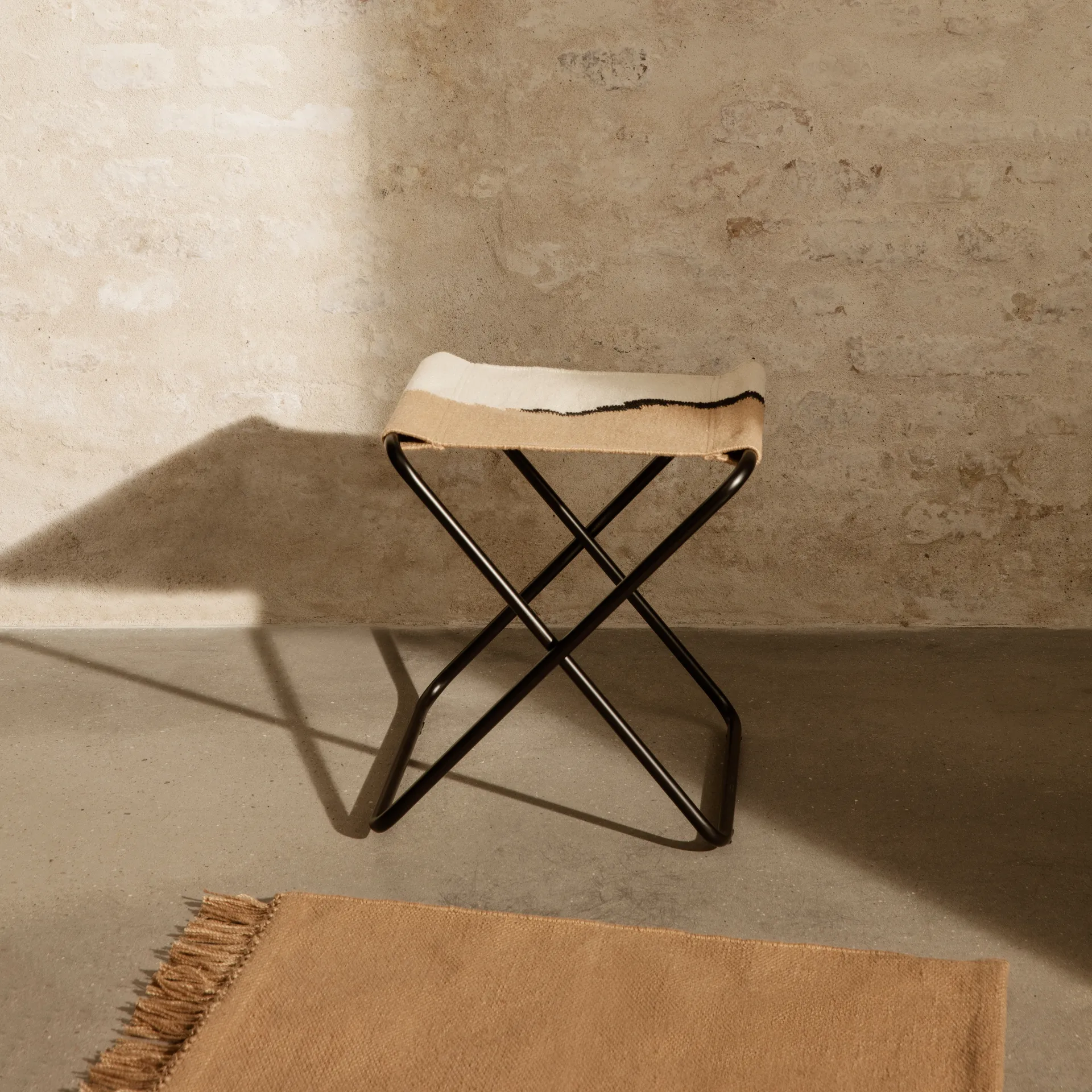 Desert krakk, Black-soil Ferm Living