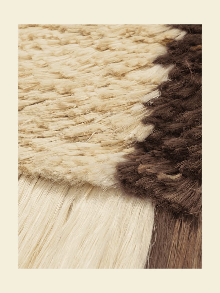 Edge Wall Rug veggdekorasjon 50 x 110 cm - Off-white-Coffee - ferm LIVING