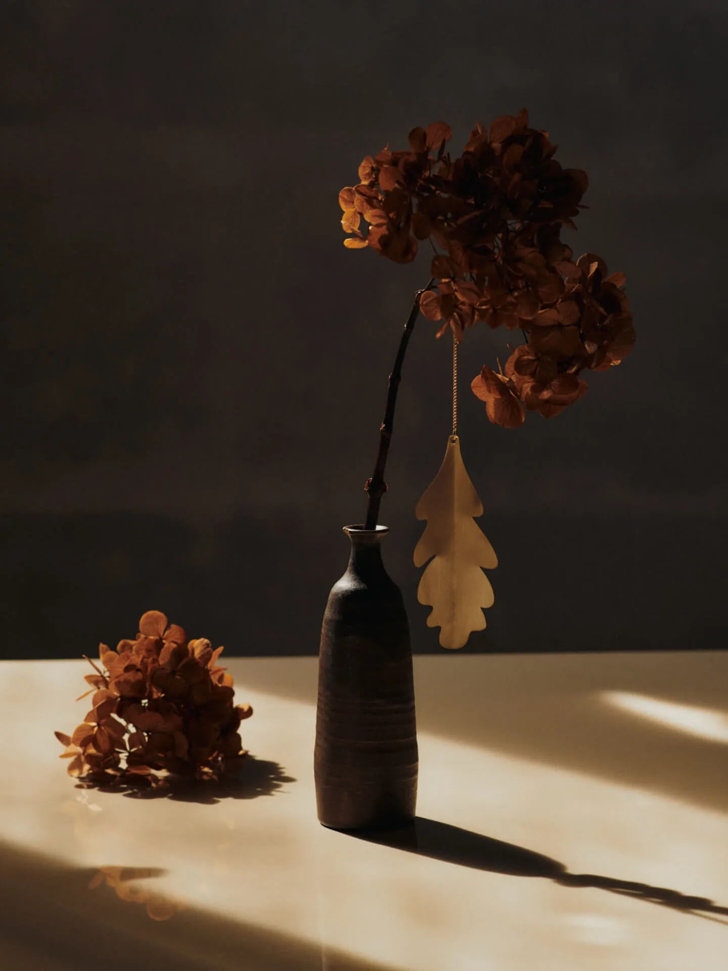 Eikeløv dekorasjonsheng 13,5 cm 4-pack, Messing Ferm Living