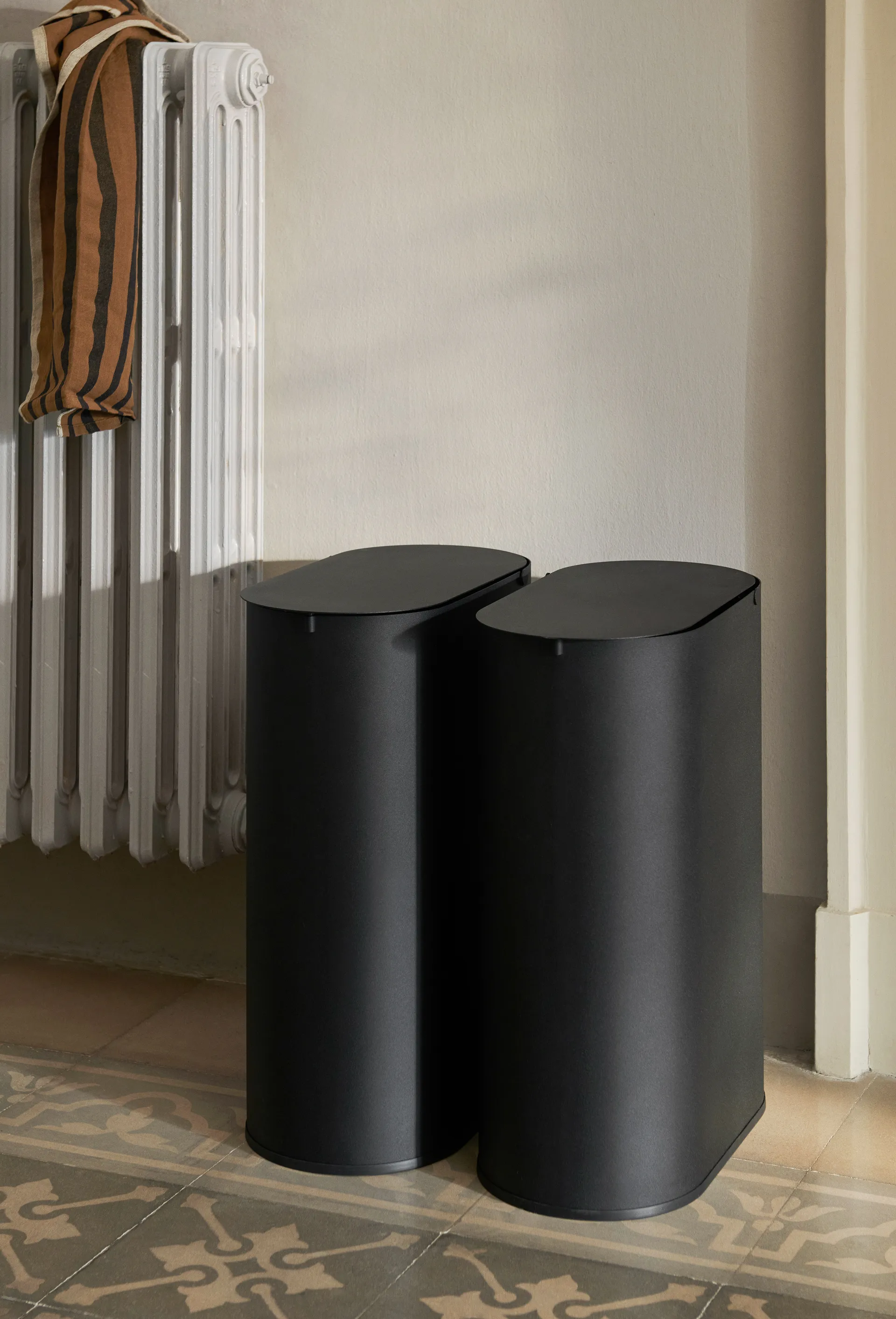 Enkel søppelbøtte medium, Black Ferm Living