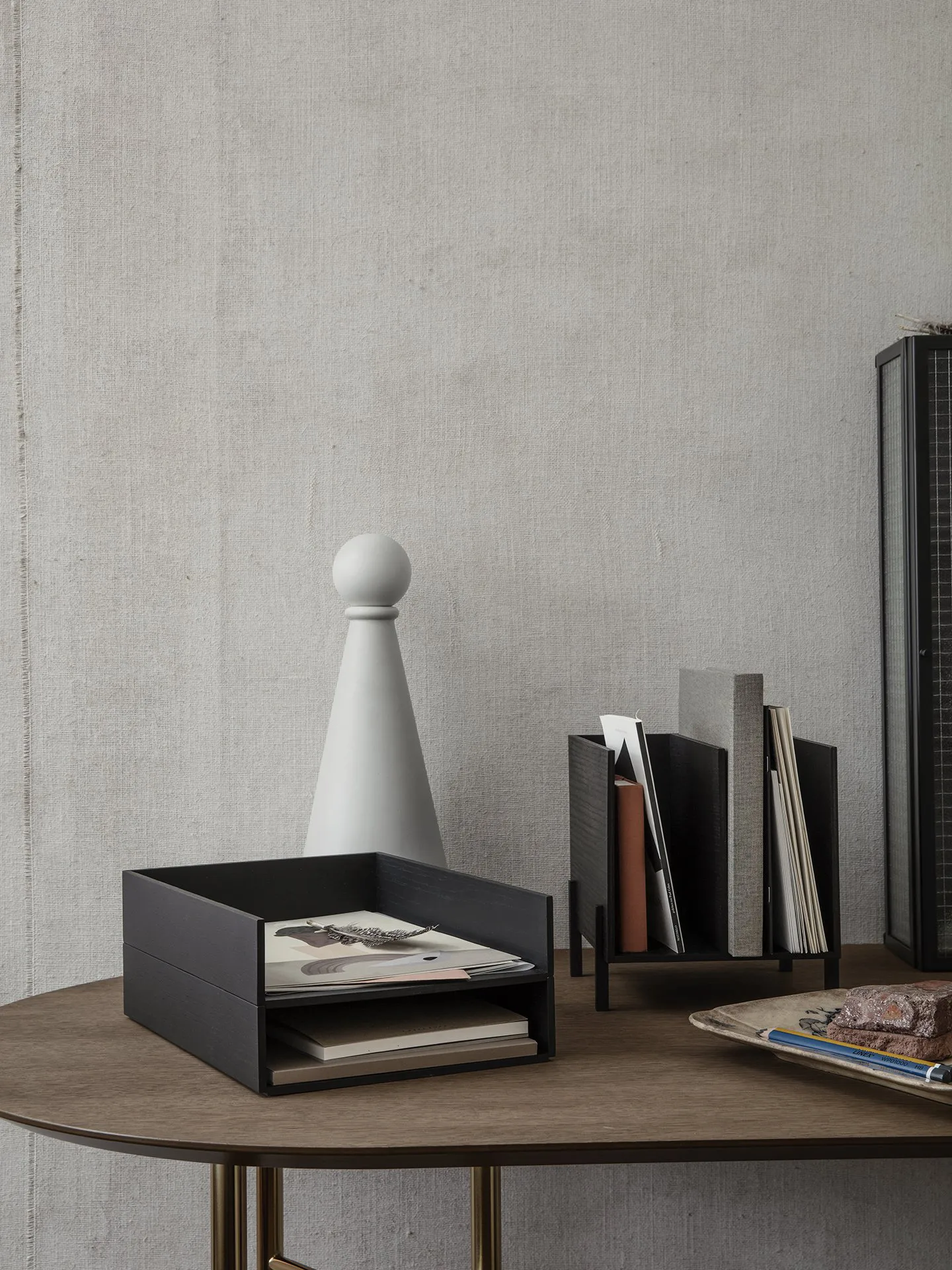 Ferm Living brevkurv, Mørkbeiset ask  Ferm Living