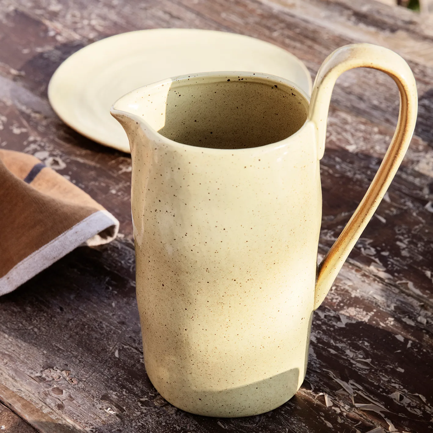 Flow kanne 1 L, Gulspettet Ferm Living