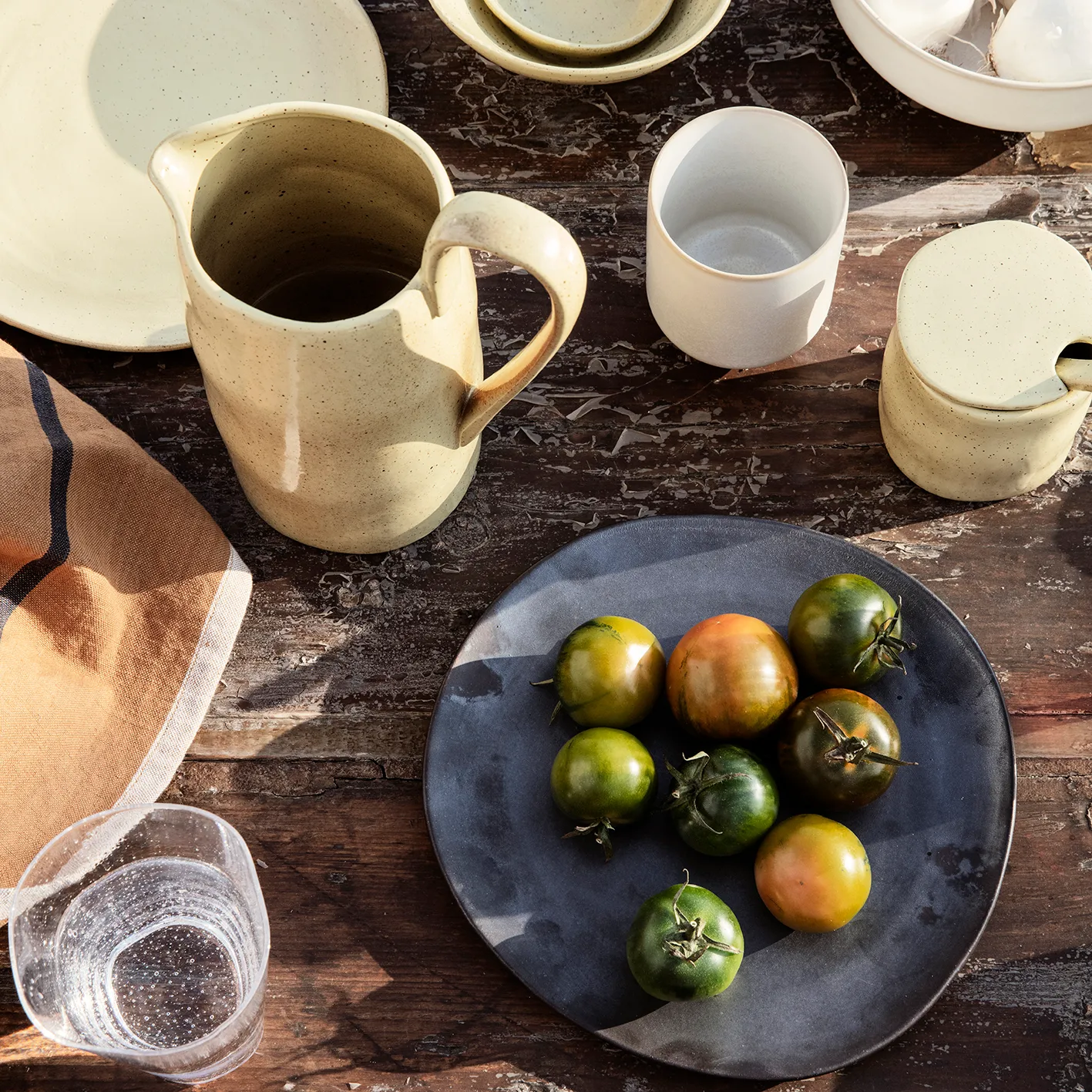 Flow tallerken 22 cm, Svart Ferm Living