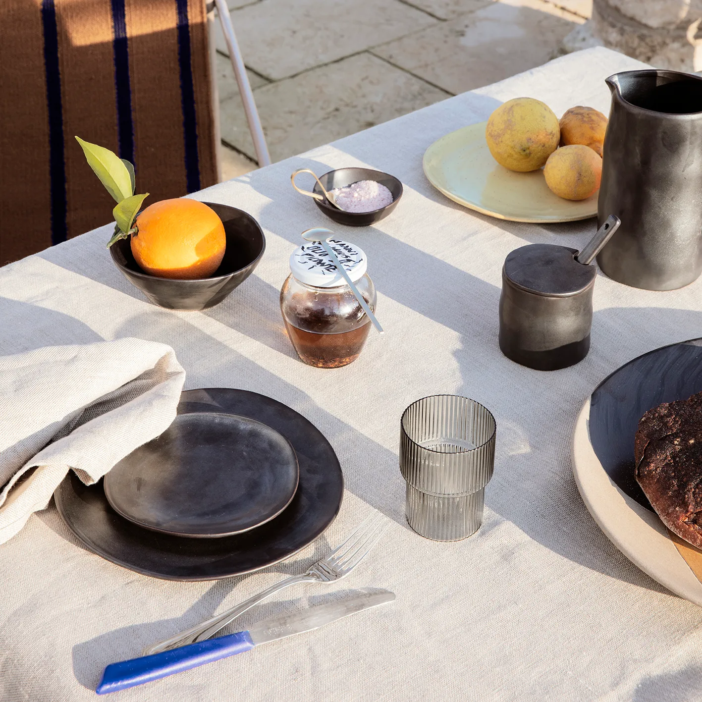 Flow tallerken 22 cm, Svart Ferm Living