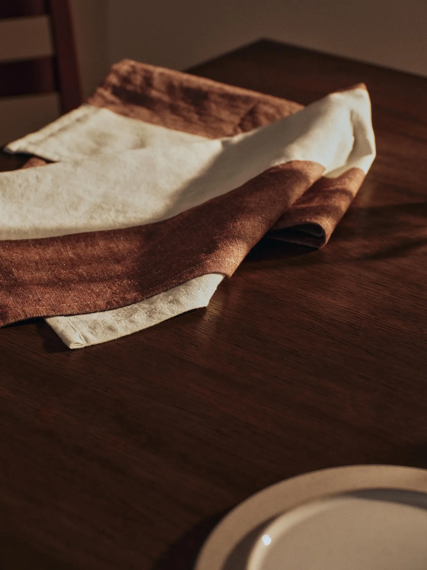 Hale kjøkkenhåndkle 50x70 cm, Chestnut-frosted lime Ferm Living