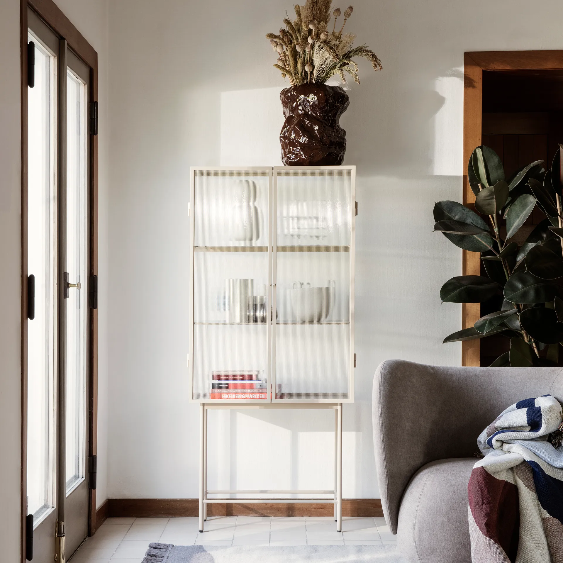 Haze hvitrinskap, Cashmere Ferm Living