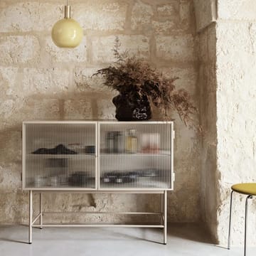 Haze sidebord - cashmere, bølgete glass - Ferm Living