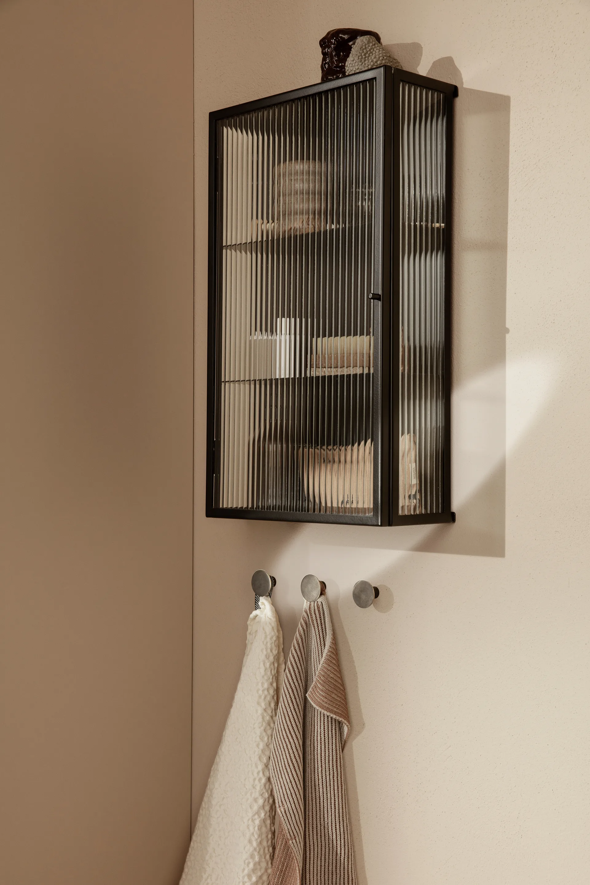 Haze veggskap, Sort Ferm Living