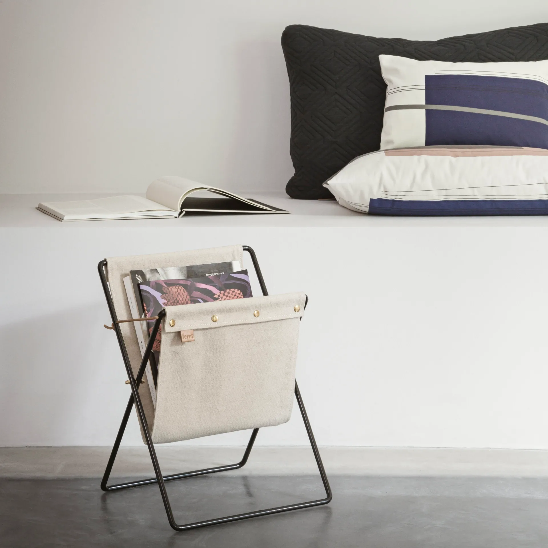 Herman magasinstativ, svart Ferm Living