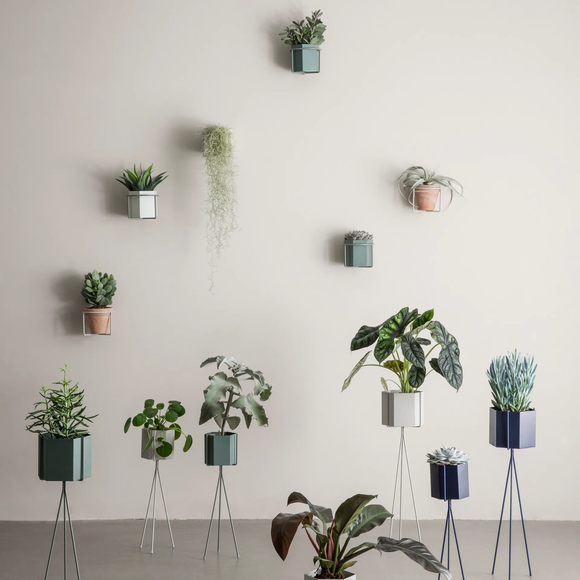 Hexagon blomsterpotte grey (grå), x-large Ferm Living