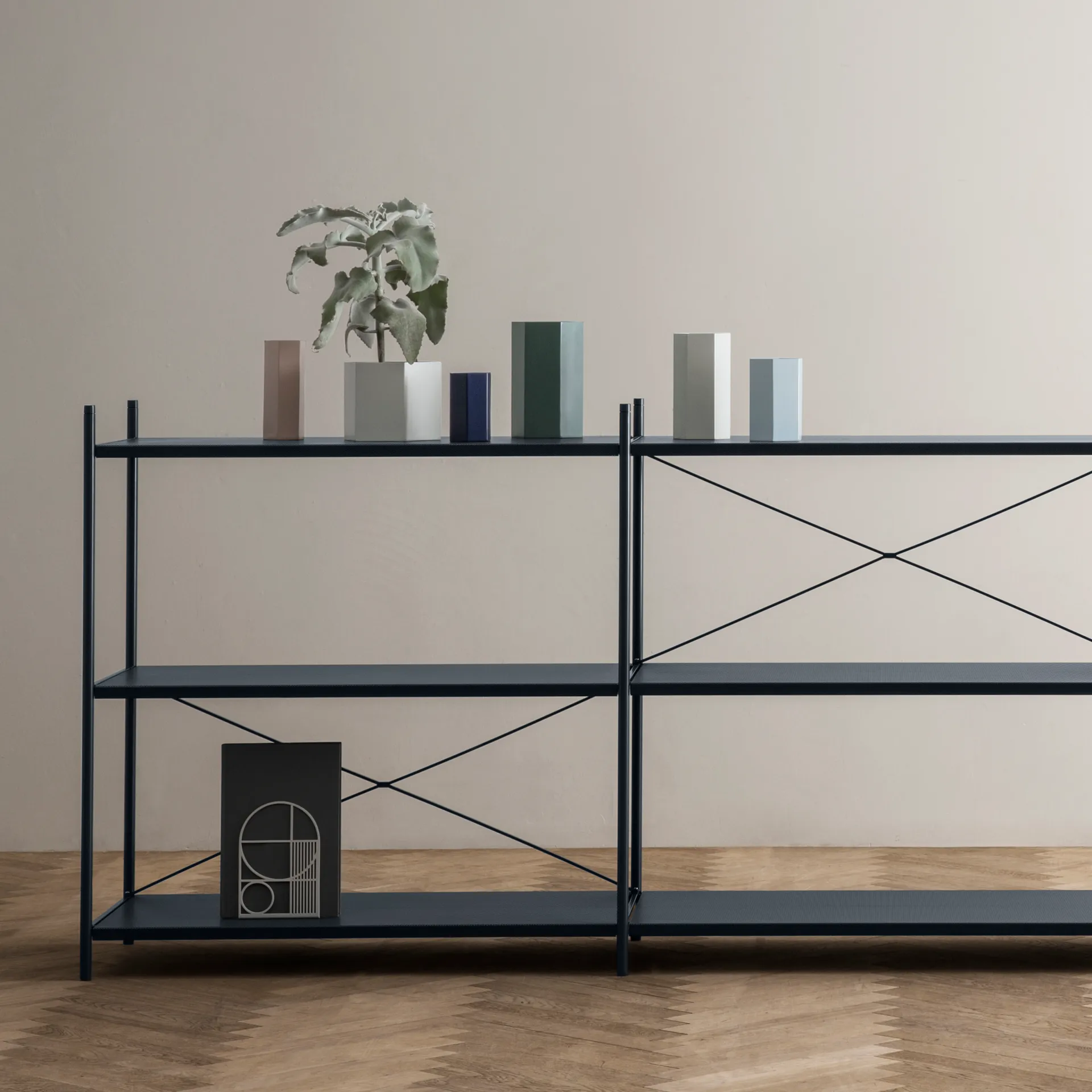 Hexagon blomsterpotte grey (grå), x-large Ferm Living