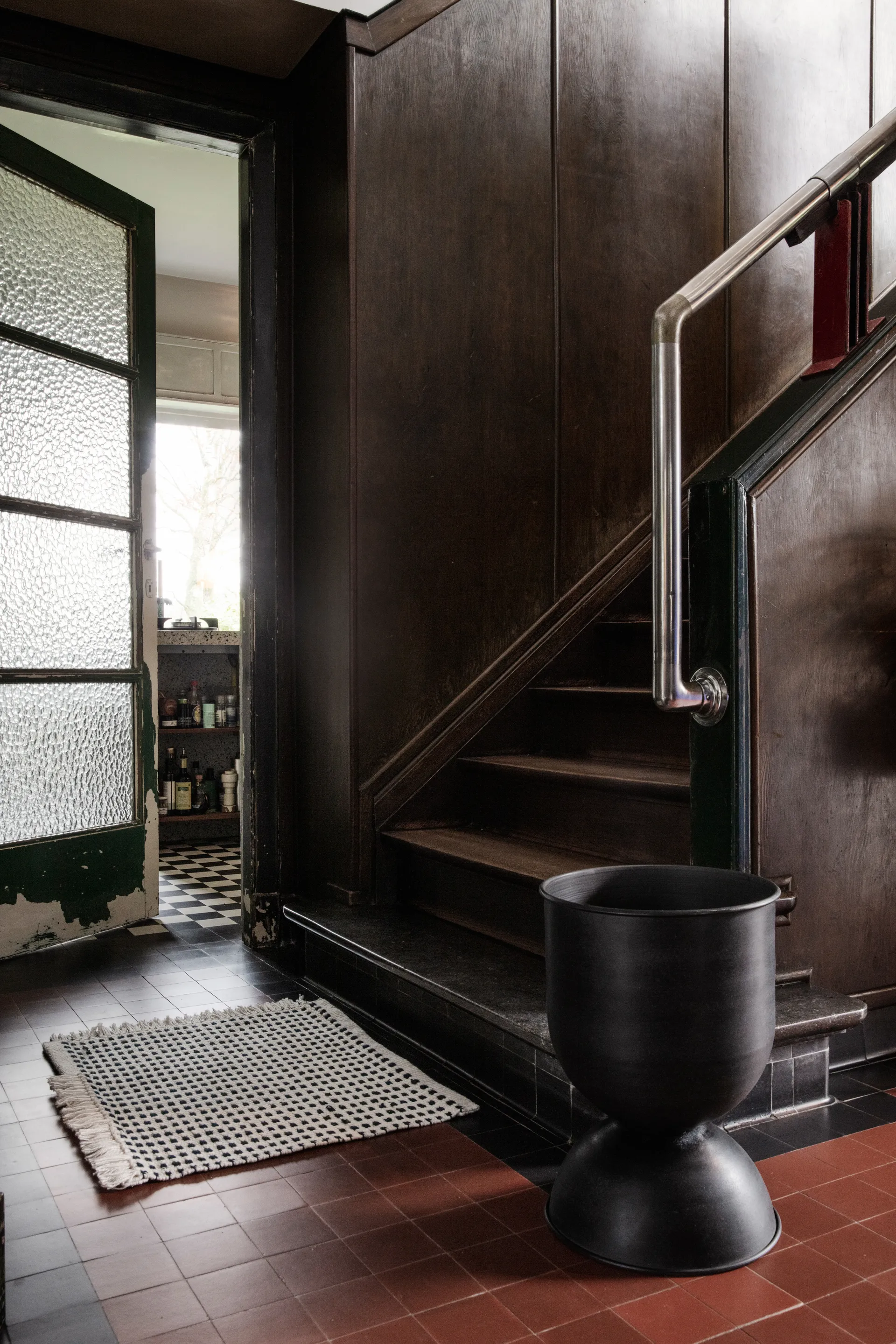 Hourglass krukke medium Ø41 cm, Svart-mørkegrå Ferm Living