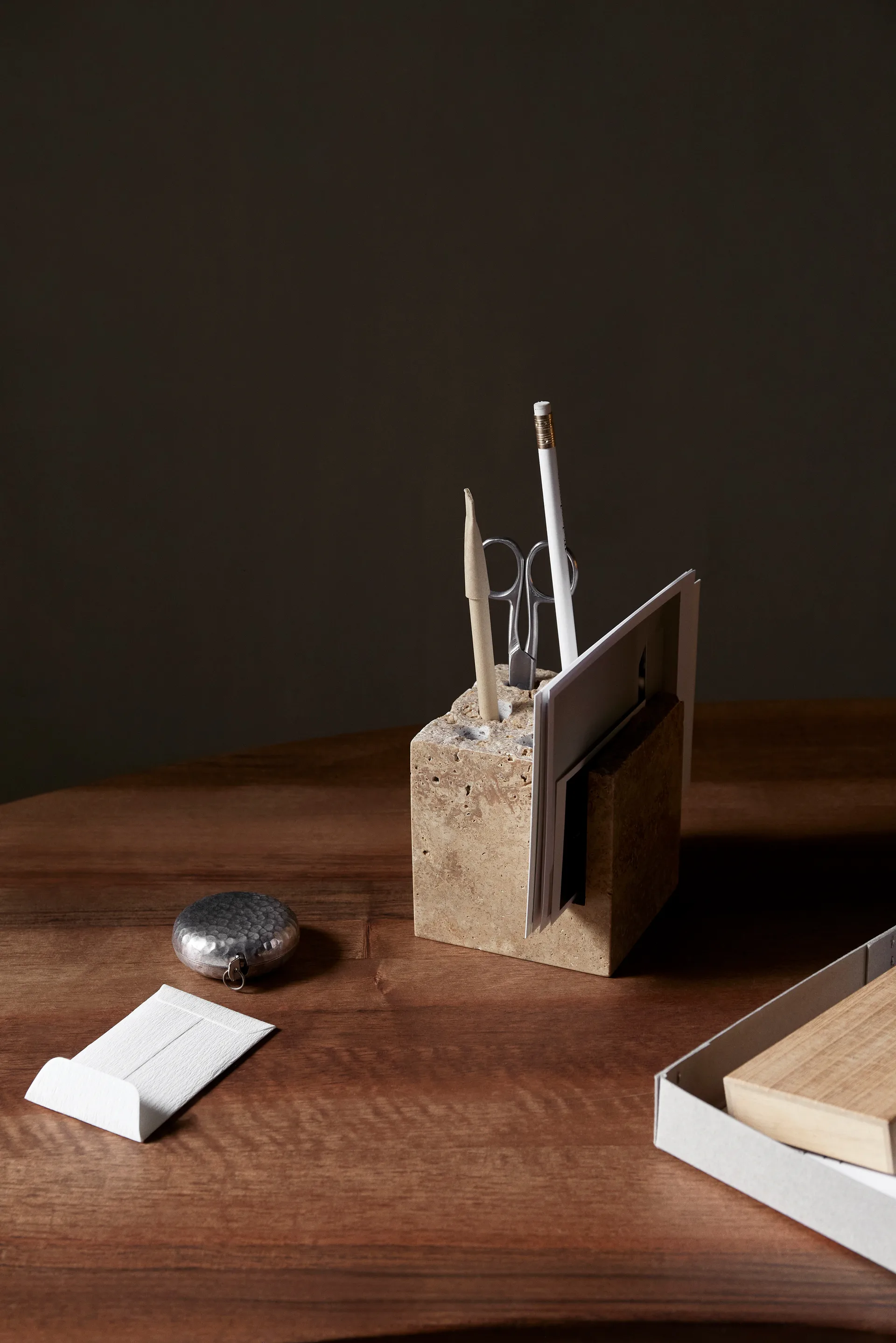 Klint penneholder 9 x 9 cm, Beige travertin Ferm Living