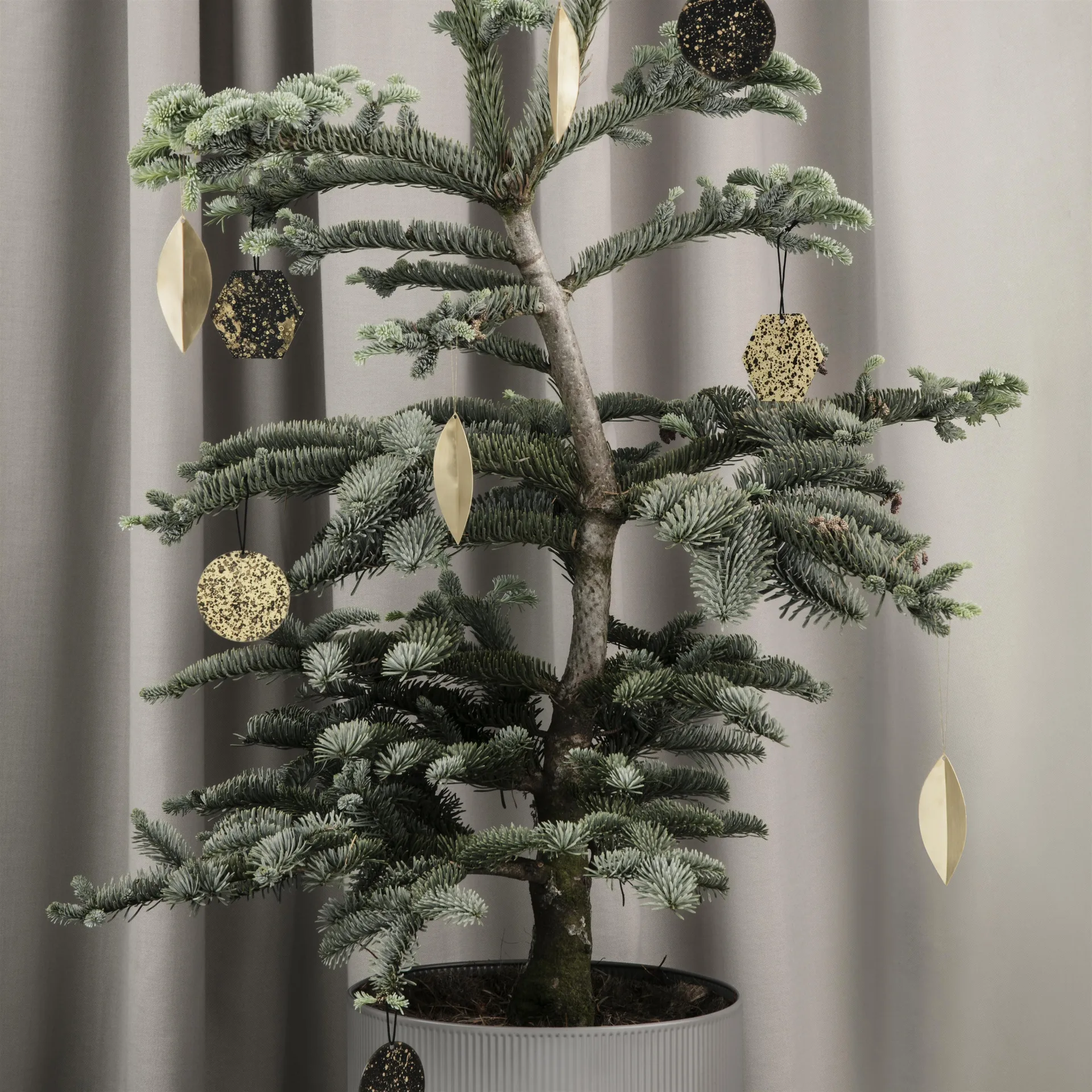 Leaf juletrepynt, Brass, 4-stk Ferm Living