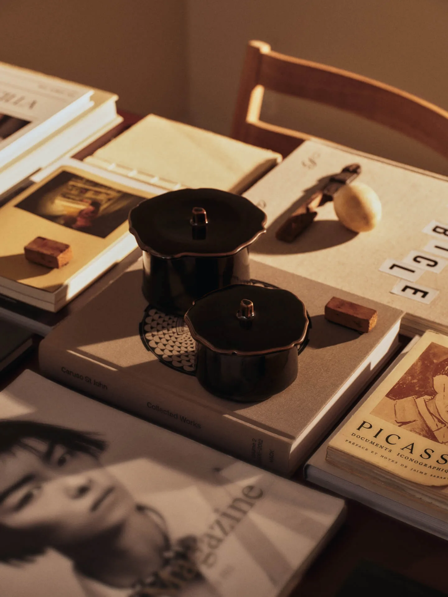 Marnen krukke med lokk, Carob brown, Ø11x9 cm Ferm Living