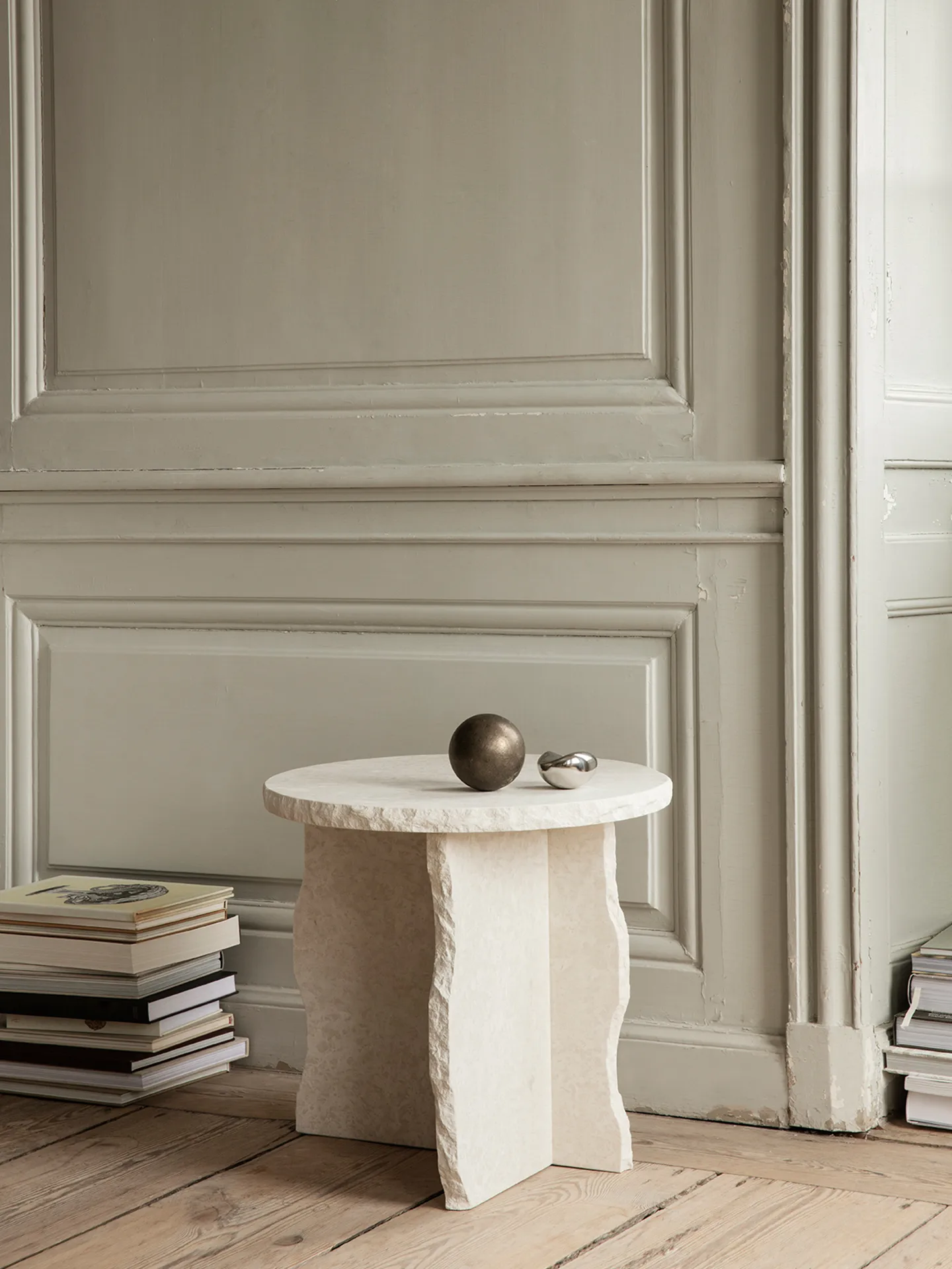 Mineral Sculptural bord Ø 52 cm, Bianco Curia Ferm Living