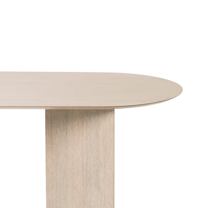 Mingle spisebord ovalt - Oak natural veneer, vinkelben eik - ferm LIVING