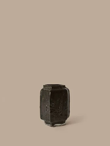 Mokuri vase - Black, 25 cm - Ferm Living