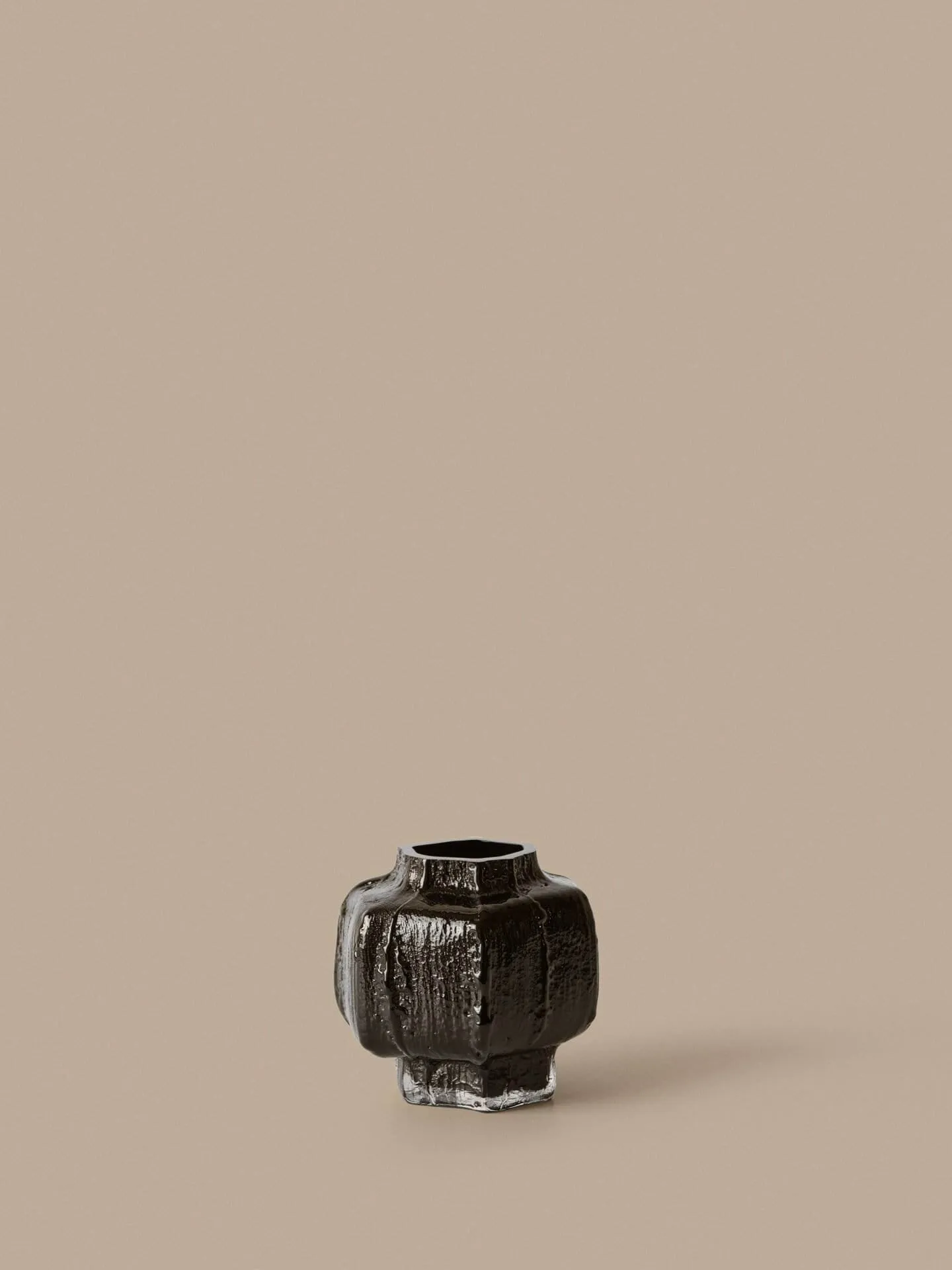 Mokuri vase, Black, 30 cm Ferm Living
