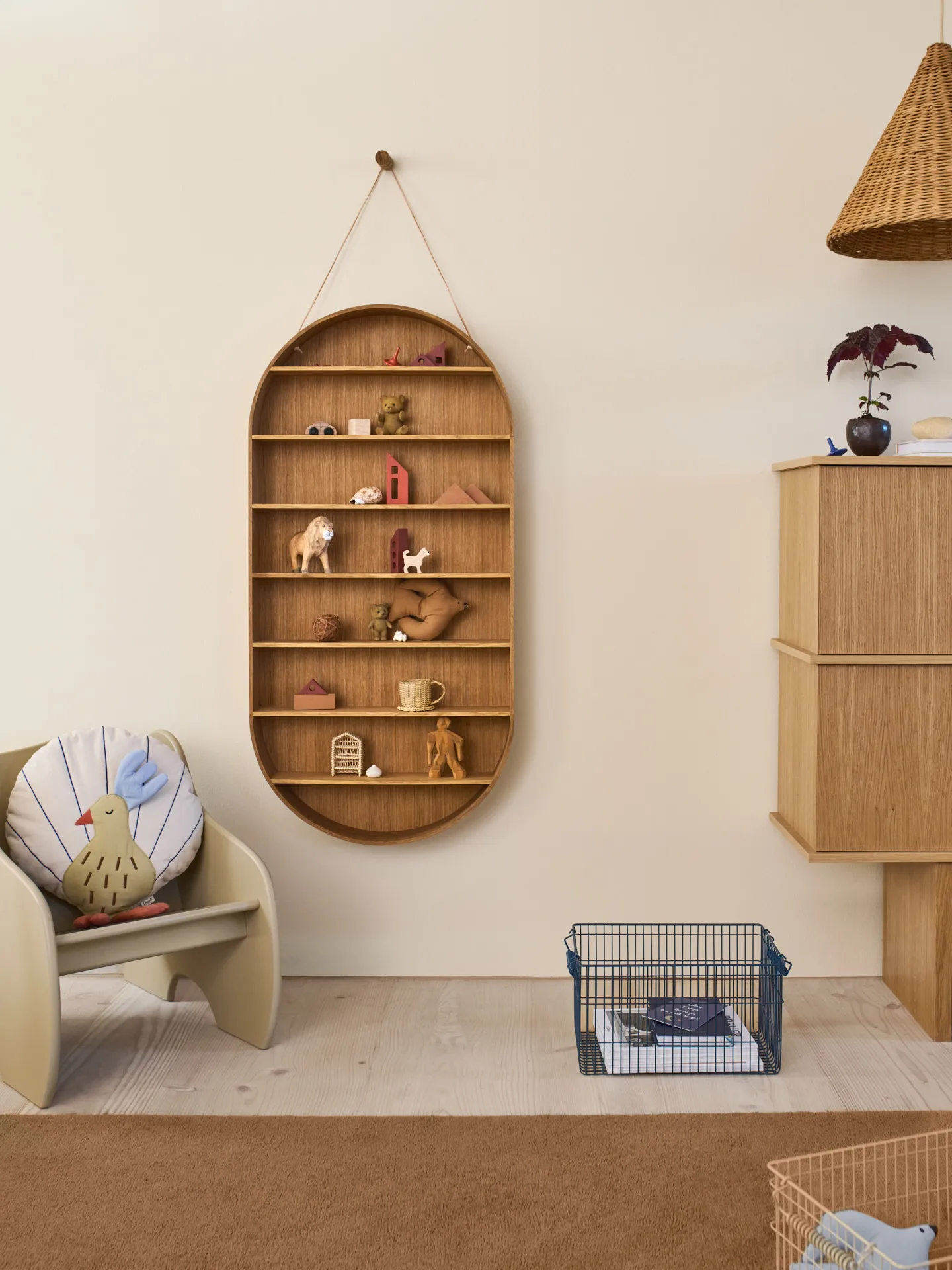 Oval Dorm hylle, Oiled oak Ferm Living