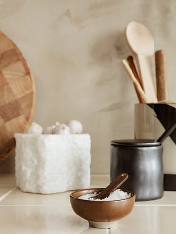 Petite saltkar med skje 2 deler - Chocolate - Ferm Living