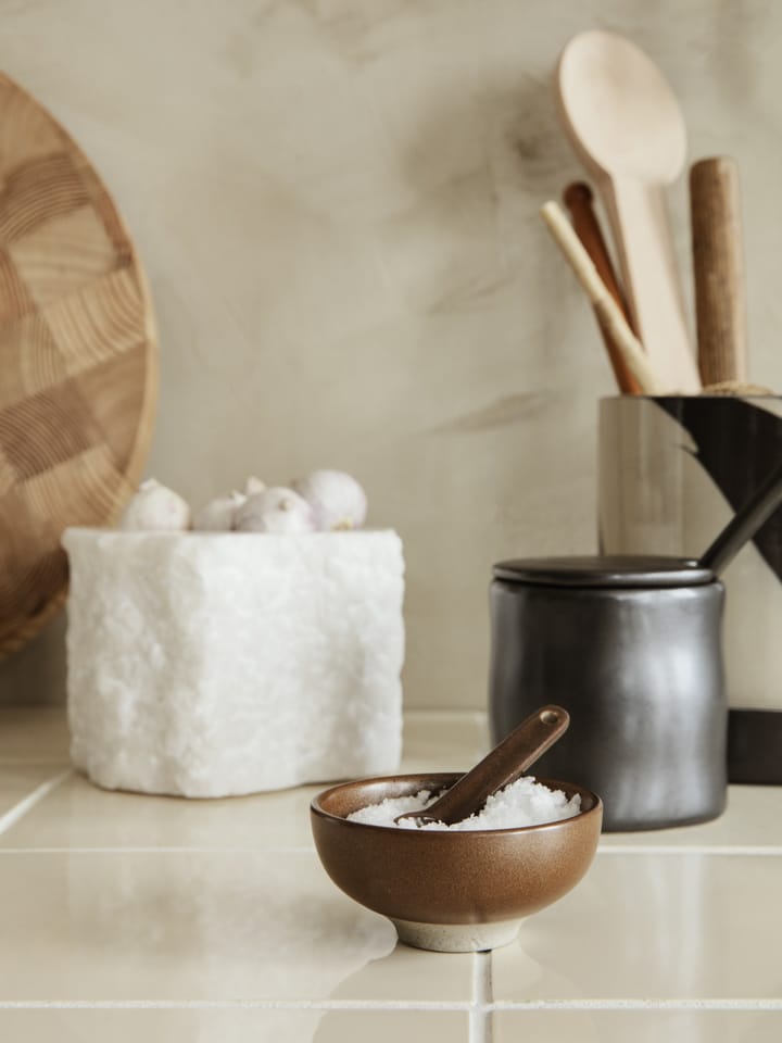 Petite saltkar med skje 2 deler, Chocolate Ferm Living