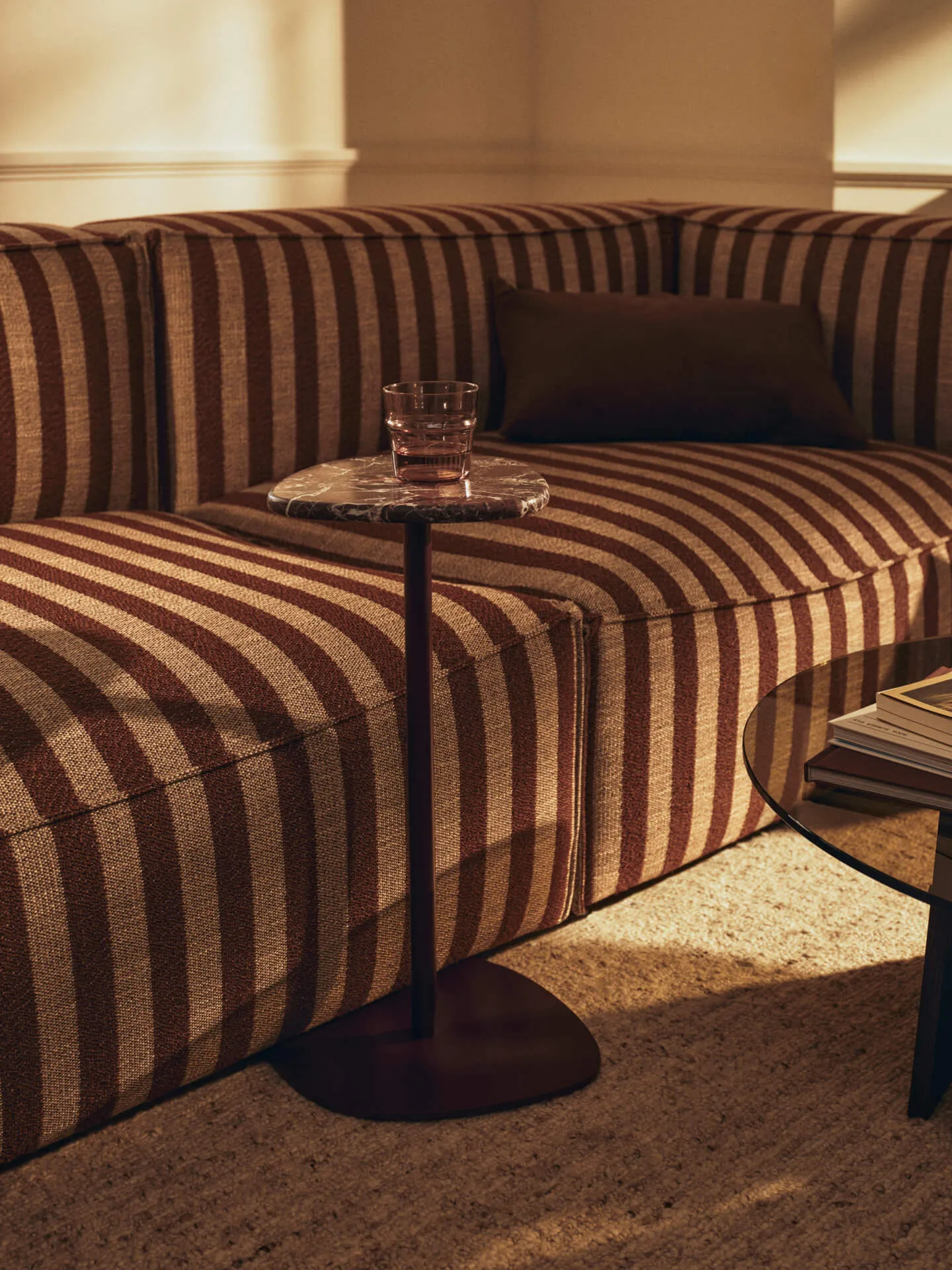 Plyo sidebord, Dark grape Ferm Living