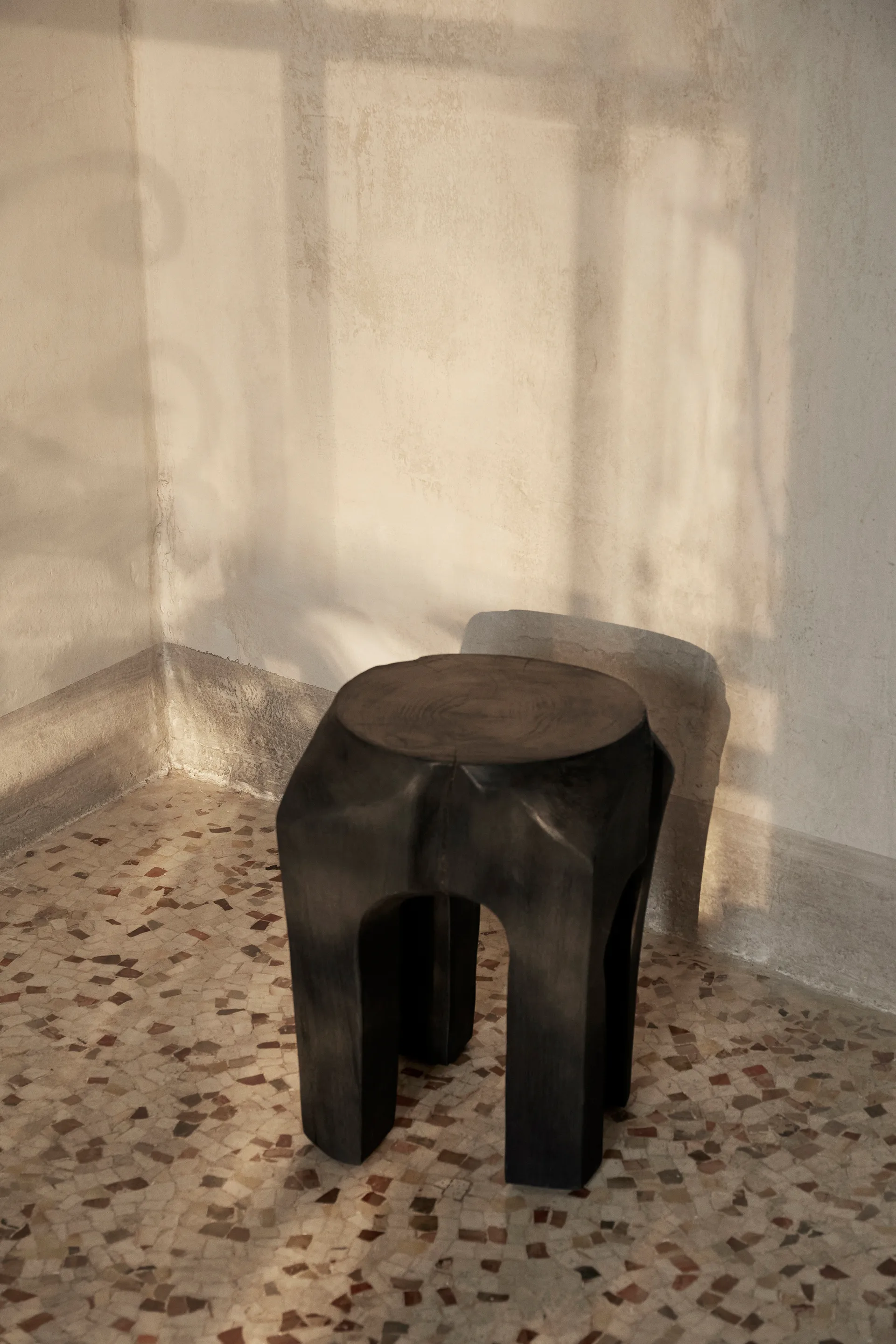 Root rund krakk Ø30x40 cm, Black stained Ferm Living
