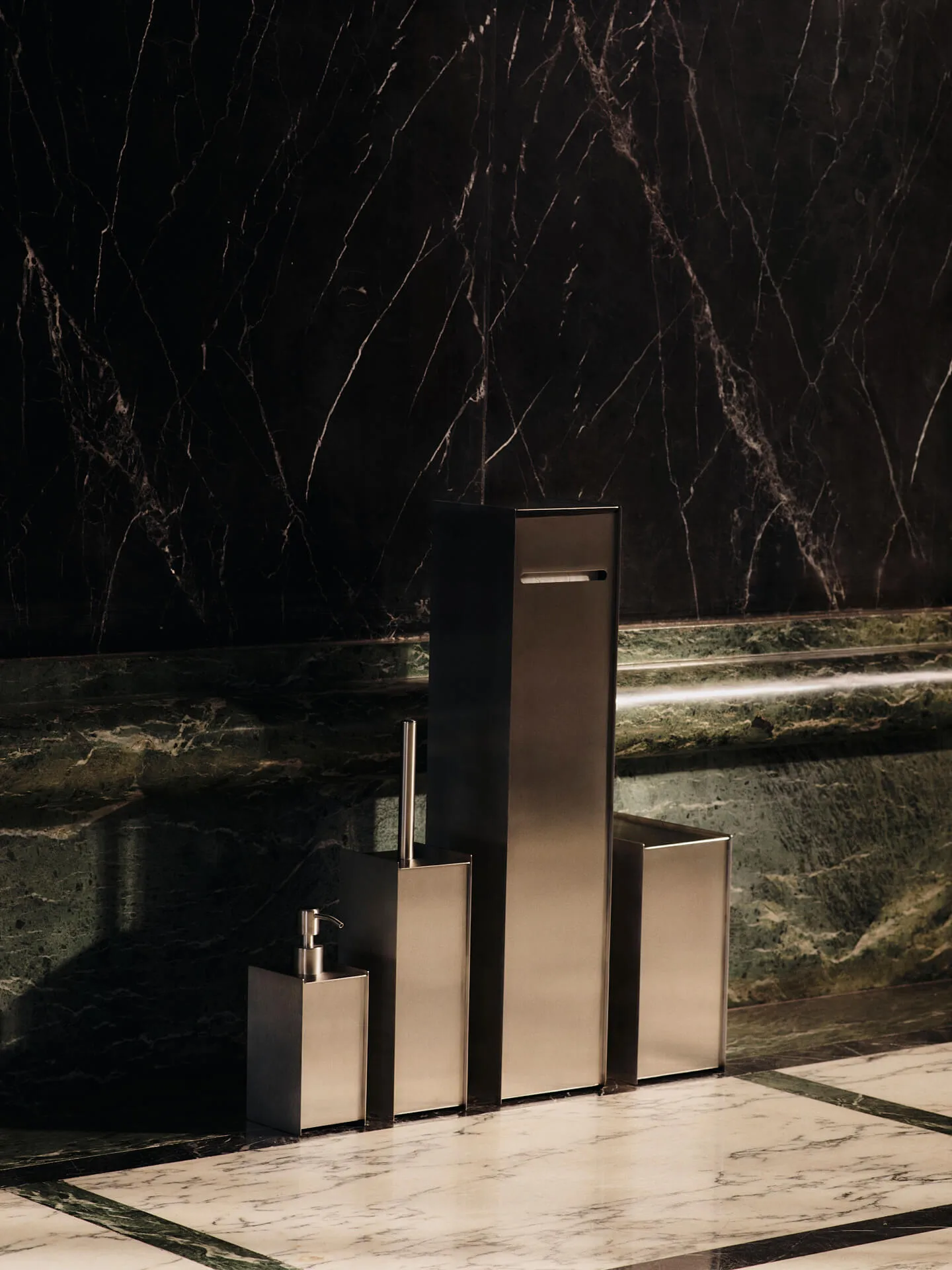 Sama toalettpapirholder, Brushed stainless steel Ferm Living