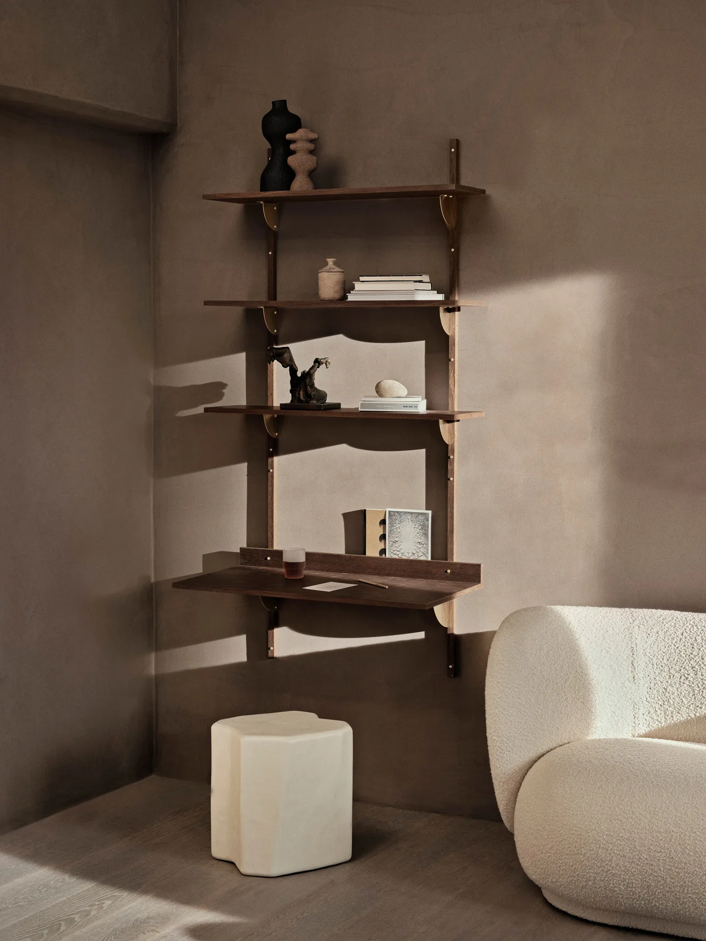 Sector skrivebord, Smoked Oak, brass Ferm Living